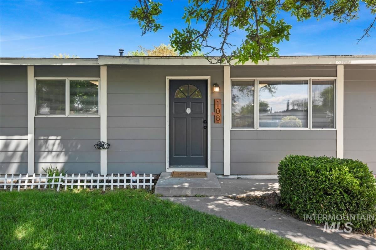 108 N Rowena St, Nampa, Idaho 83651-2043, 3 Bedrooms, 2 Bathrooms, Residential For Sale, Price $375,000, 98987454