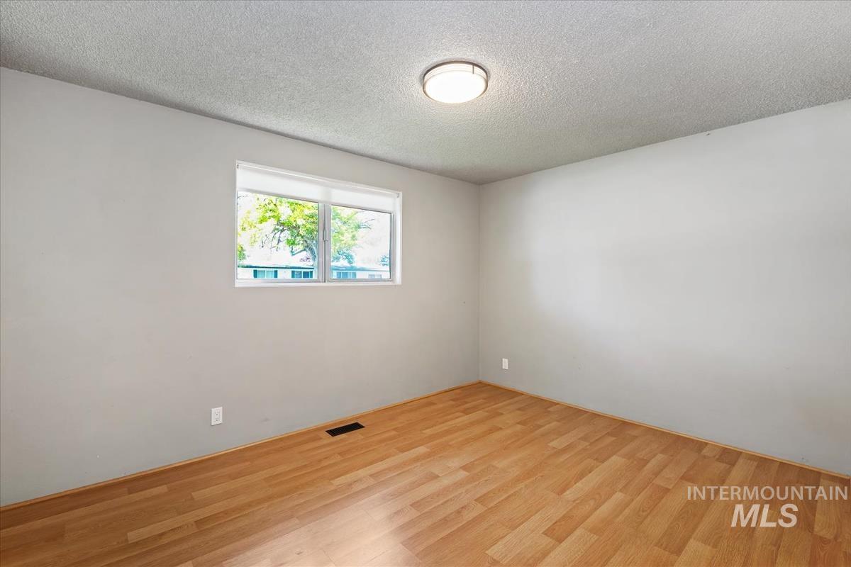 108 N Rowena St, Nampa, Idaho 83651-2043, 3 Bedrooms, 2 Bathrooms, Residential For Sale, Price $375,000, 98987454