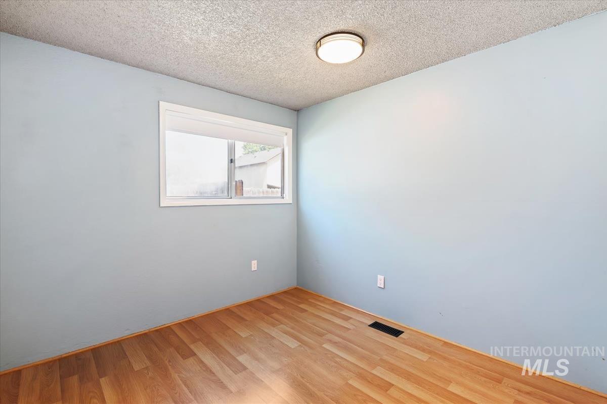108 N Rowena St, Nampa, Idaho 83651-2043, 3 Bedrooms, 2 Bathrooms, Residential For Sale, Price $375,000, 98987454