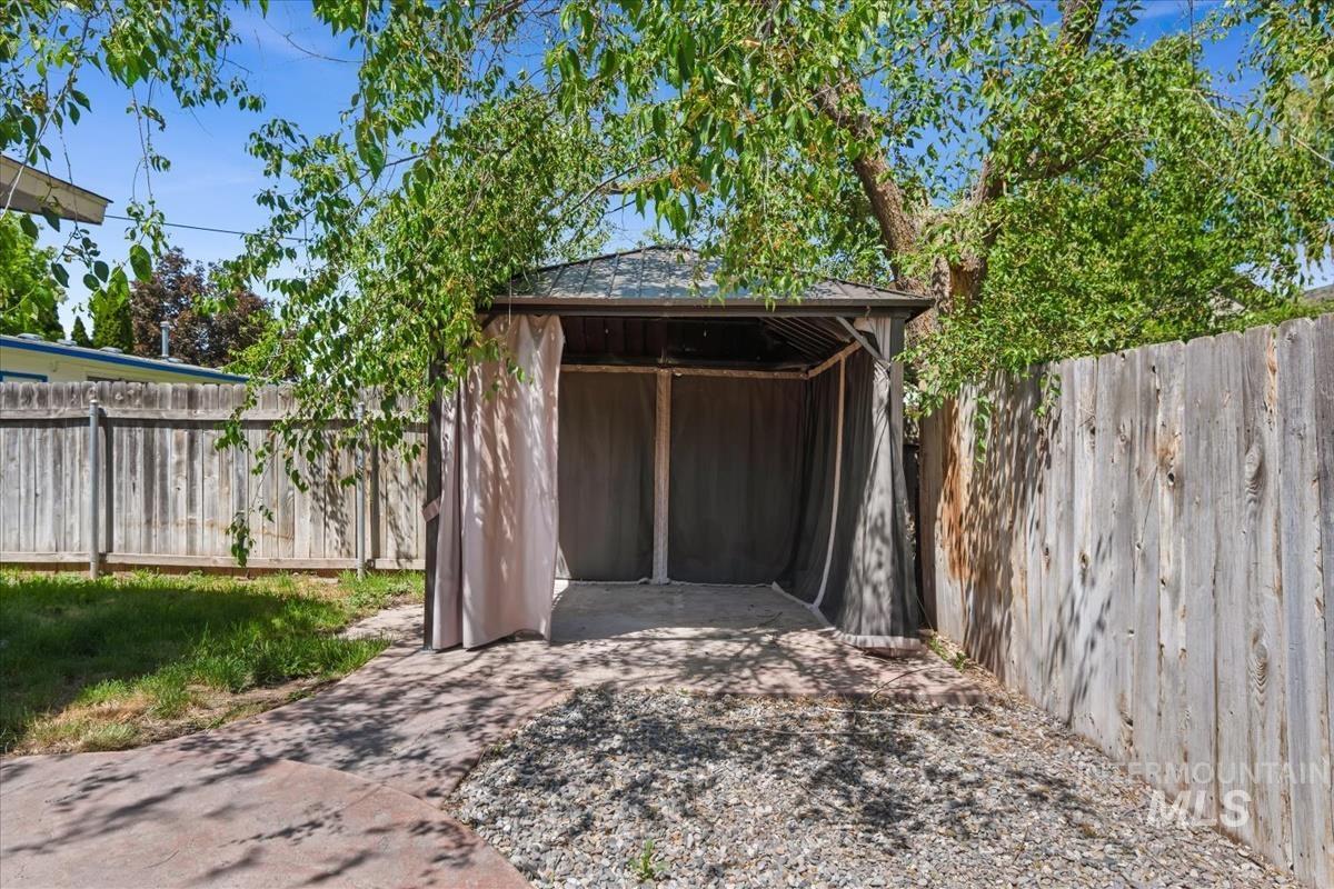 108 N Rowena St, Nampa, Idaho 83651-2043, 3 Bedrooms, 2 Bathrooms, Residential For Sale, Price $375,000, 98987454