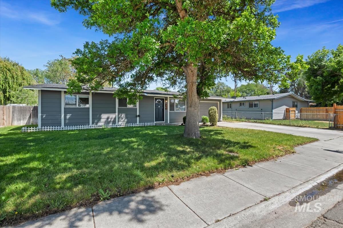 108 N Rowena St, Nampa, Idaho 83651-2043, 3 Bedrooms, 2 Bathrooms, Residential For Sale, Price $375,000, 98987454