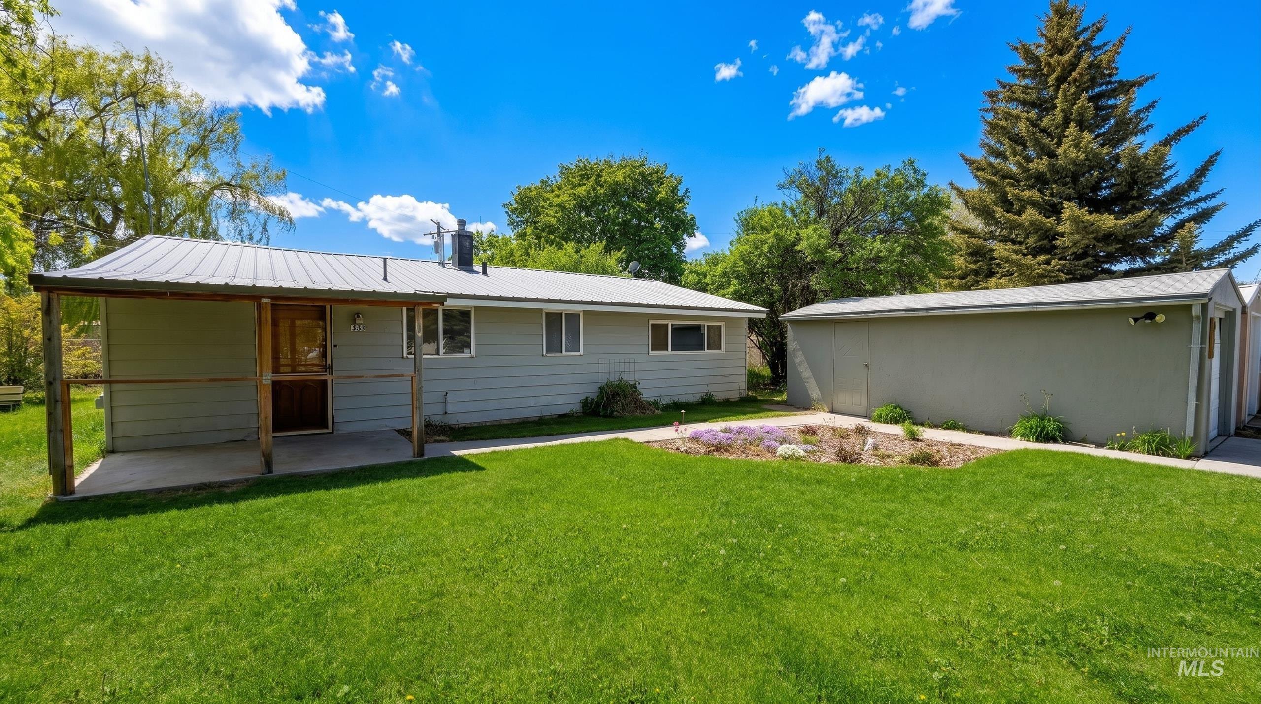 655 James Pl, Idaho Falls, Idaho 83401, 3 Bedrooms, 1 Bathroom, Residential For Sale, Price $258,000, 98987458