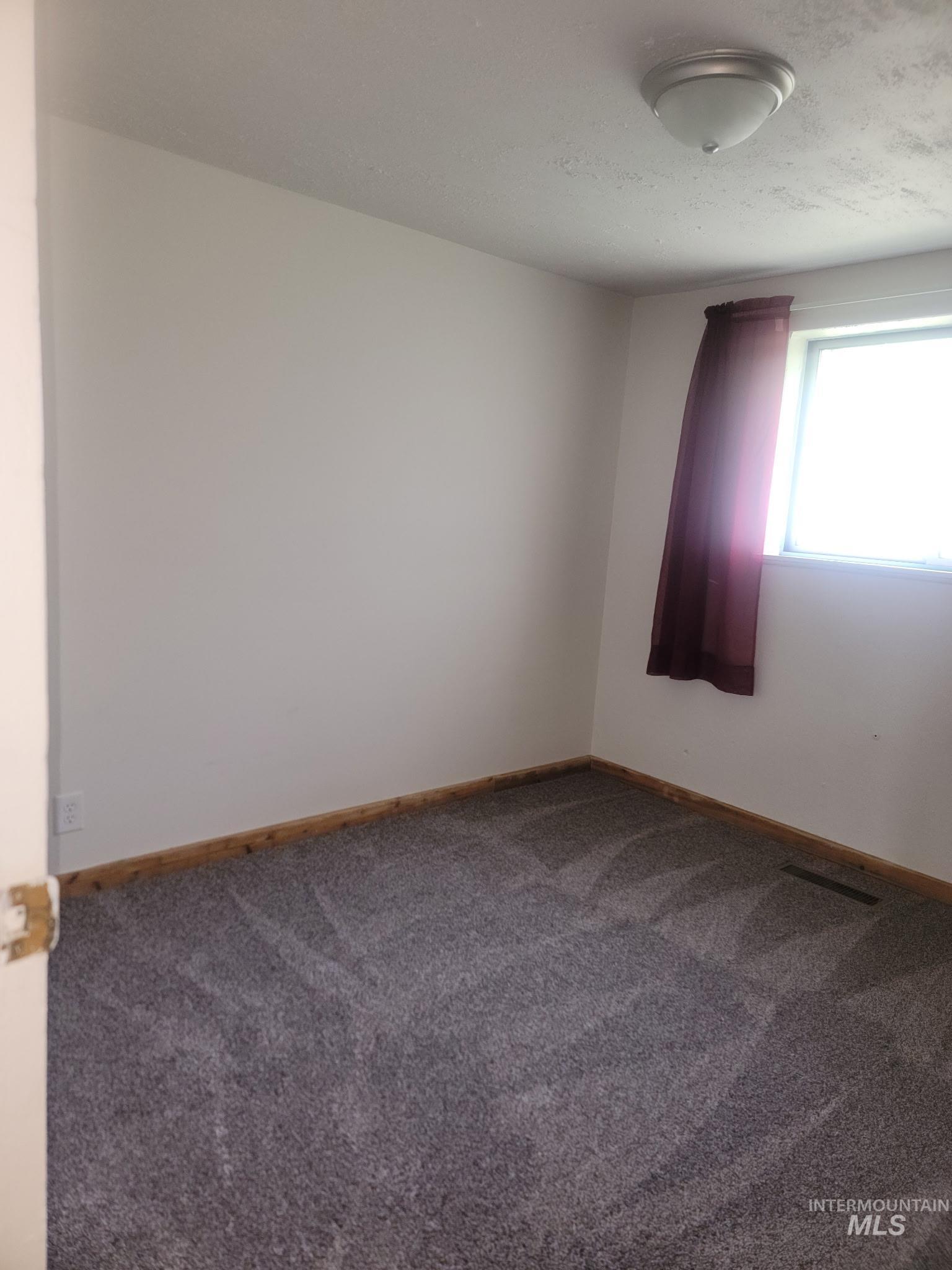 655 James Pl, Idaho Falls, Idaho 83401, 3 Bedrooms, 1 Bathroom, Residential For Sale, Price $258,000, 98987458
