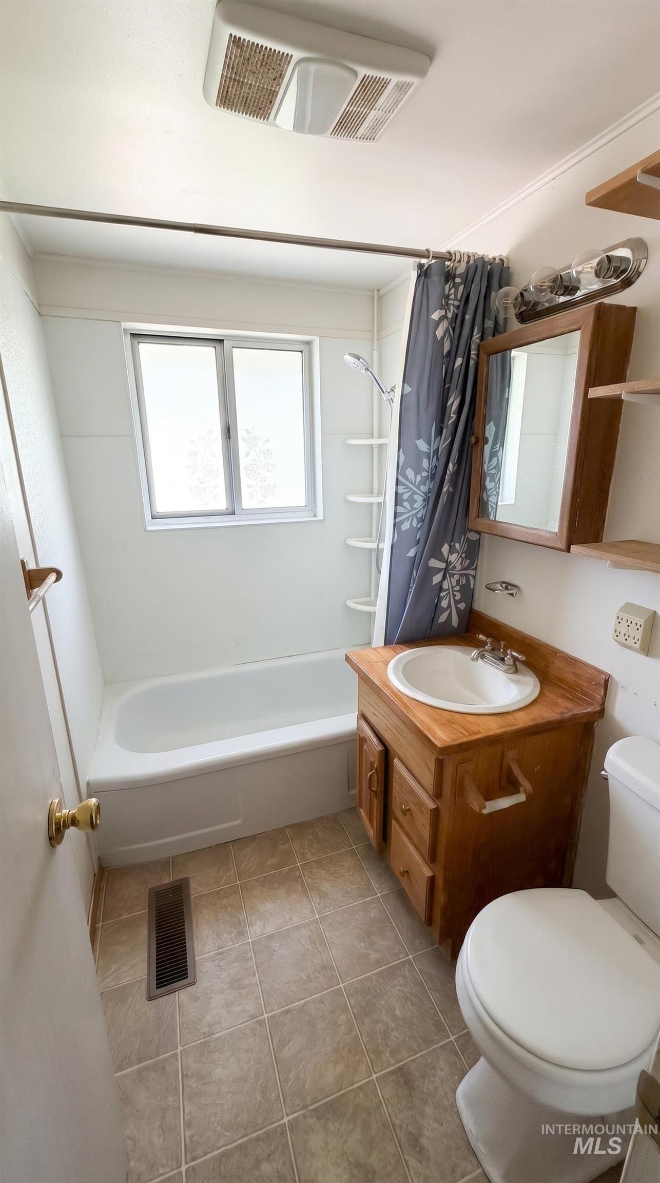 655 James Pl, Idaho Falls, Idaho 83401, 3 Bedrooms, 1 Bathroom, Residential For Sale, Price $258,000, 98987458