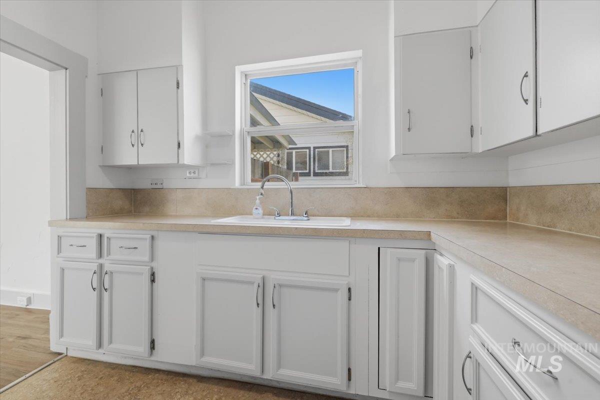 1011 10th Ave South, Nampa, Idaho 83651, 2 Bedrooms, 1 Bathroom, Residential Income For Sale, Price $359,900, 98987459