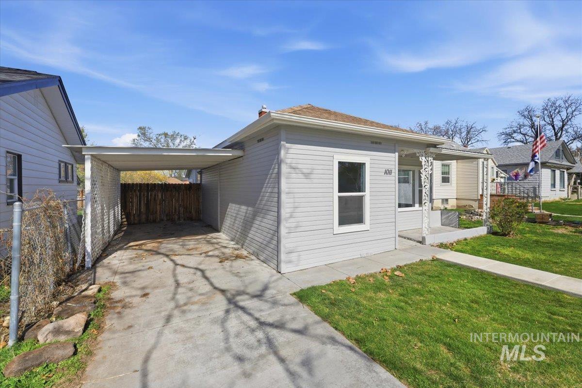 1011 10th Ave South, Nampa, Idaho 83651, 2 Bedrooms, 1 Bathroom, Residential Income For Sale, Price $359,900, 98987459