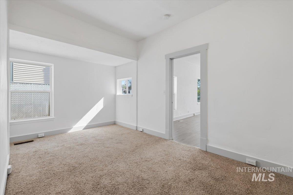 1011 10th Ave South, Nampa, Idaho 83651, 2 Bedrooms, 1 Bathroom, Residential Income For Sale, Price $359,900, 98987459
