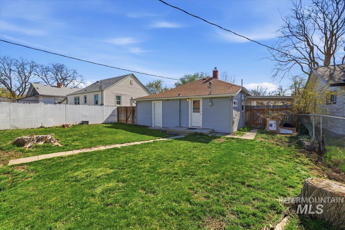 1011 10th Ave South, Nampa, Idaho 83651, 2 Bedrooms, 1 Bathroom, Residential Income For Sale, Price $359,900, 98987459