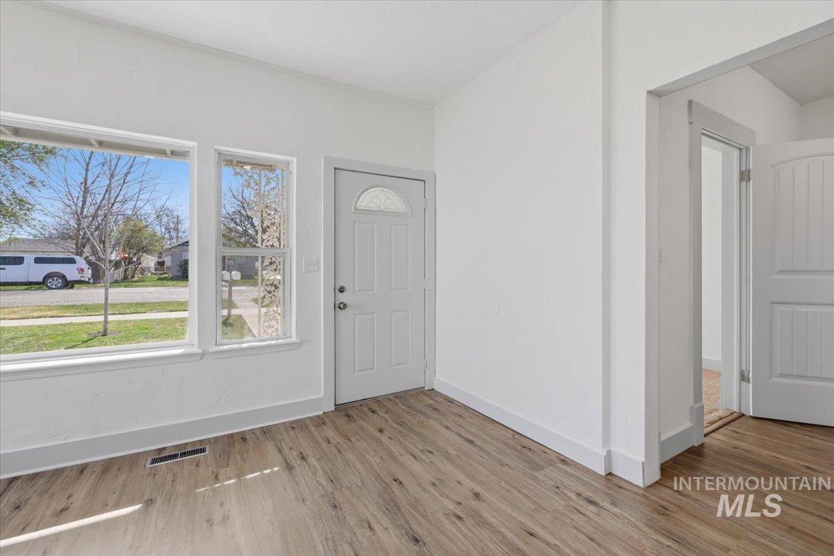 1011 10th Ave South, Nampa, Idaho 83651, 2 Bedrooms, 1 Bathroom, Residential Income For Sale, Price $359,900, 98987459