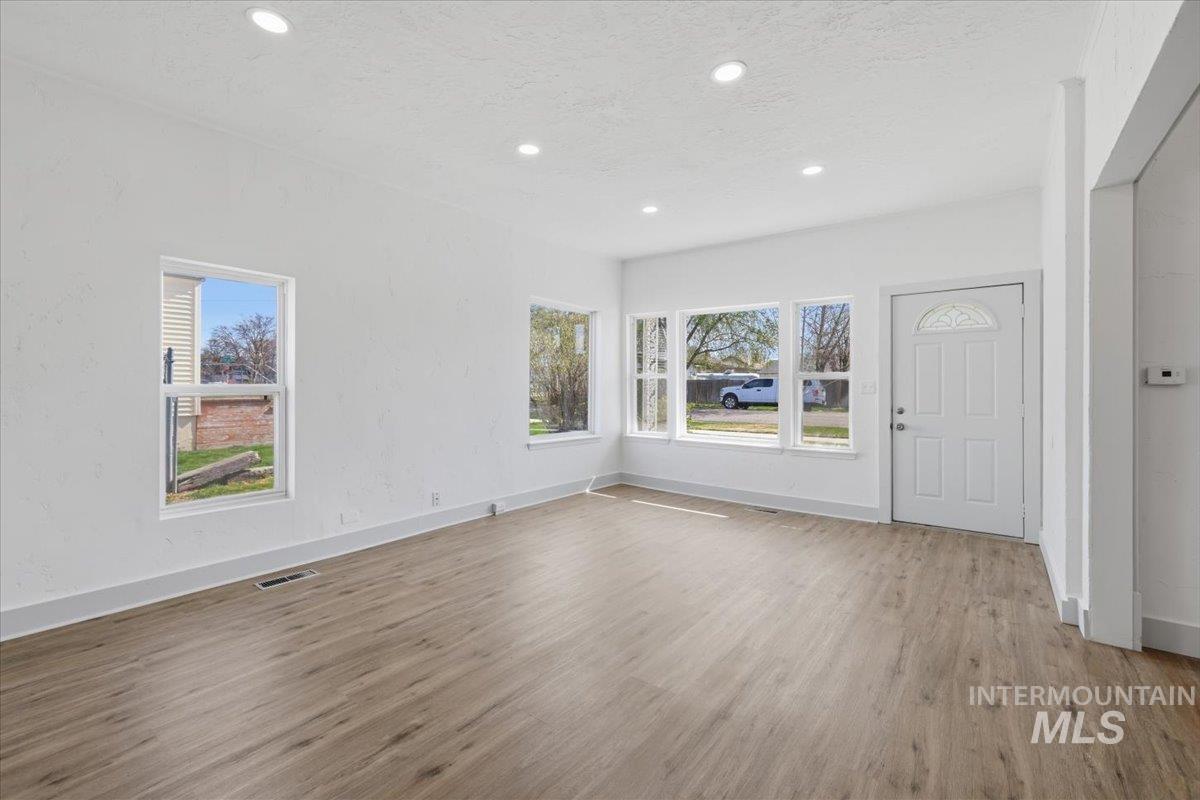 1011 10th Ave South, Nampa, Idaho 83651, 2 Bedrooms, 1 Bathroom, Residential Income For Sale, Price $359,900, 98987459