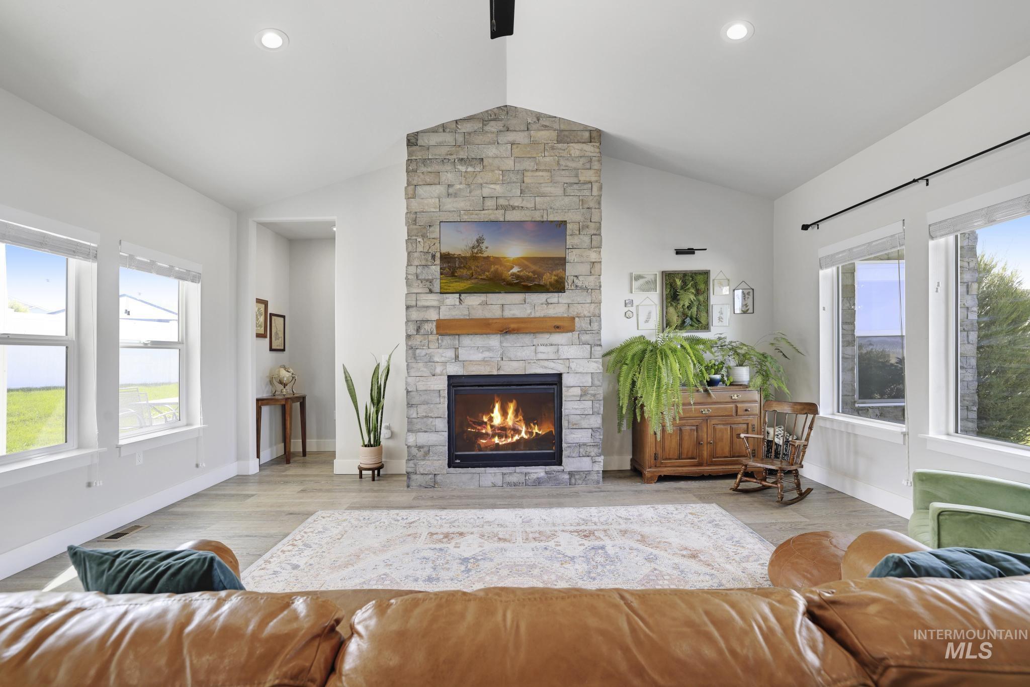 1040 Blueridge Dr, Kimberly, Idaho 83341-1828, 3 Bedrooms, 2.5 Bathrooms, Residential For Sale, Price $479,900,MLS 98987461