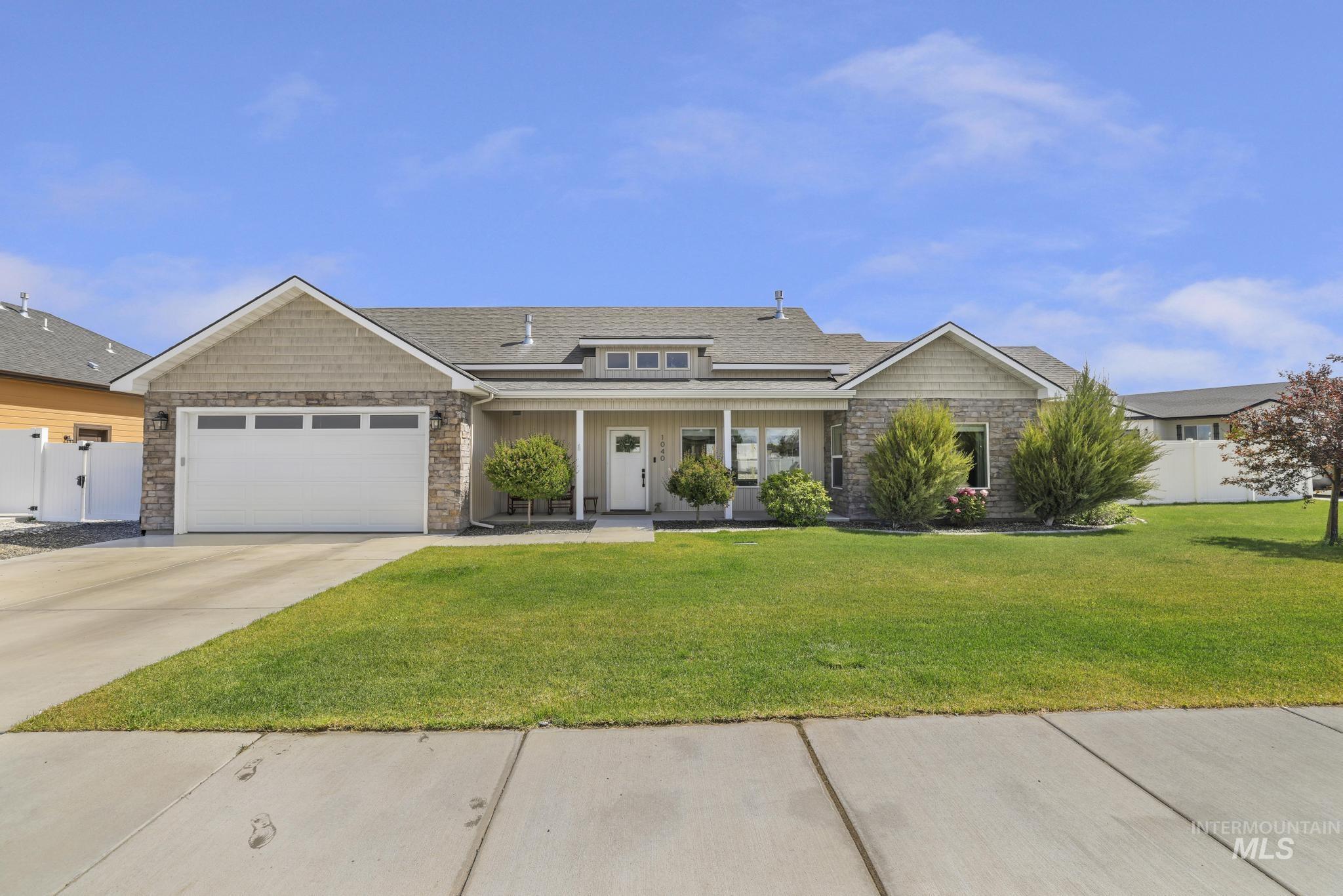 1040 Blueridge Dr, Kimberly, Idaho 83341-1828, 3 Bedrooms, 2.5 Bathrooms, Residential For Sale, Price $479,900,MLS 98987461