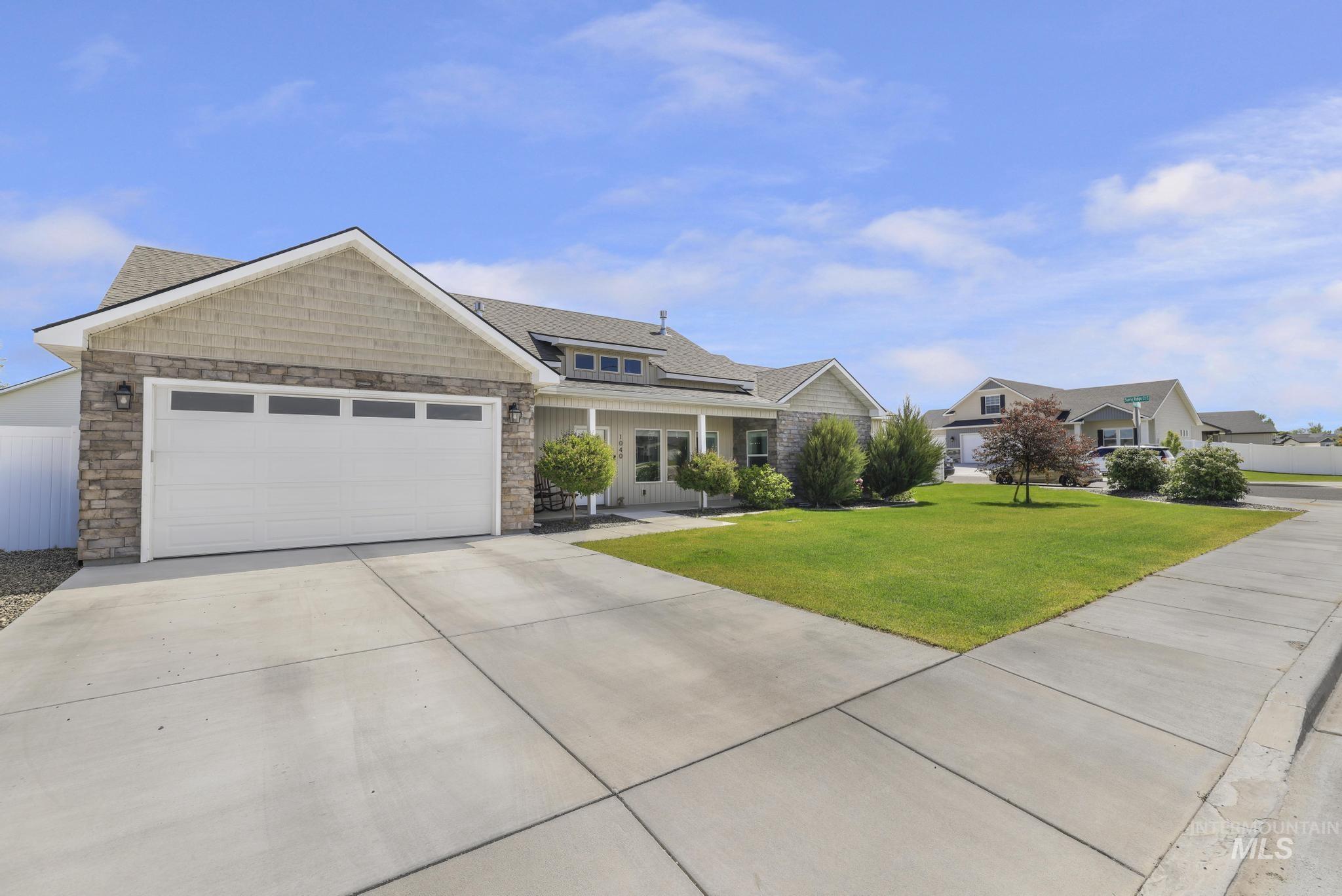 1040 Blueridge Dr, Kimberly, Idaho 83341-1828, 3 Bedrooms, 2.5 Bathrooms, Residential For Sale, Price $479,900,MLS 98987461