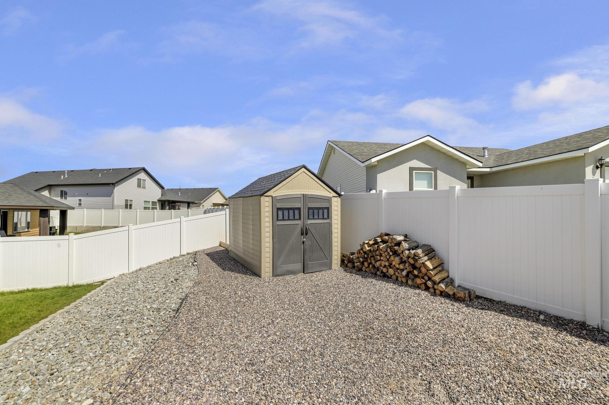 1040 Blueridge Dr, Kimberly, Idaho 83341-1828, 3 Bedrooms, 2.5 Bathrooms, Residential For Sale, Price $479,900, 98987461