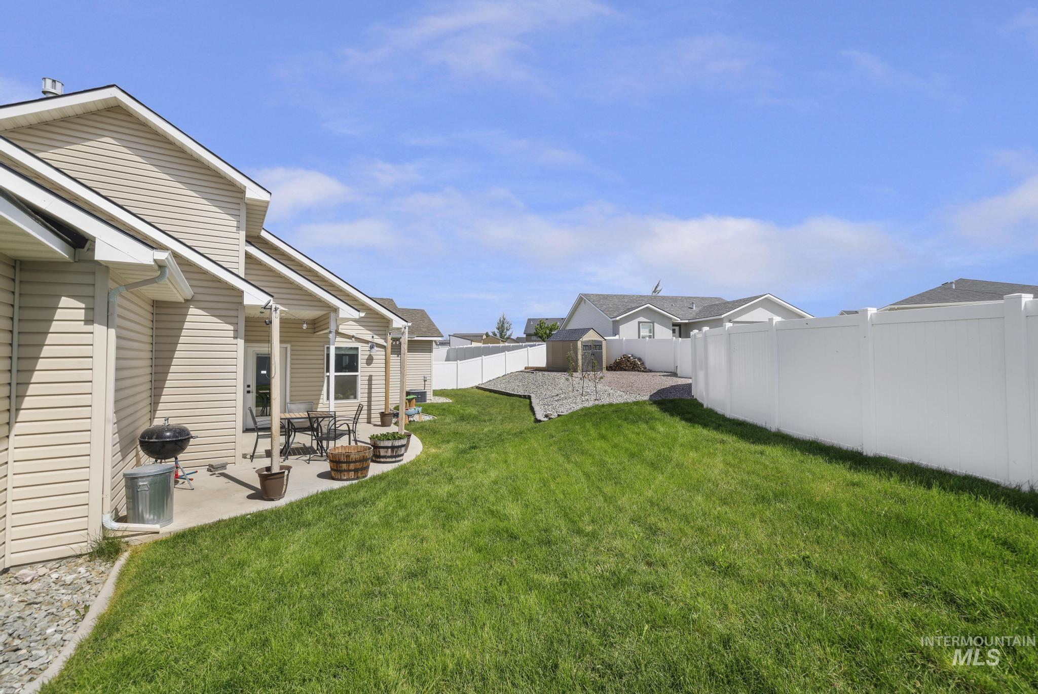 1040 Blueridge Dr, Kimberly, Idaho 83341-1828, 3 Bedrooms, 2.5 Bathrooms, Residential For Sale, Price $479,900, 98987461