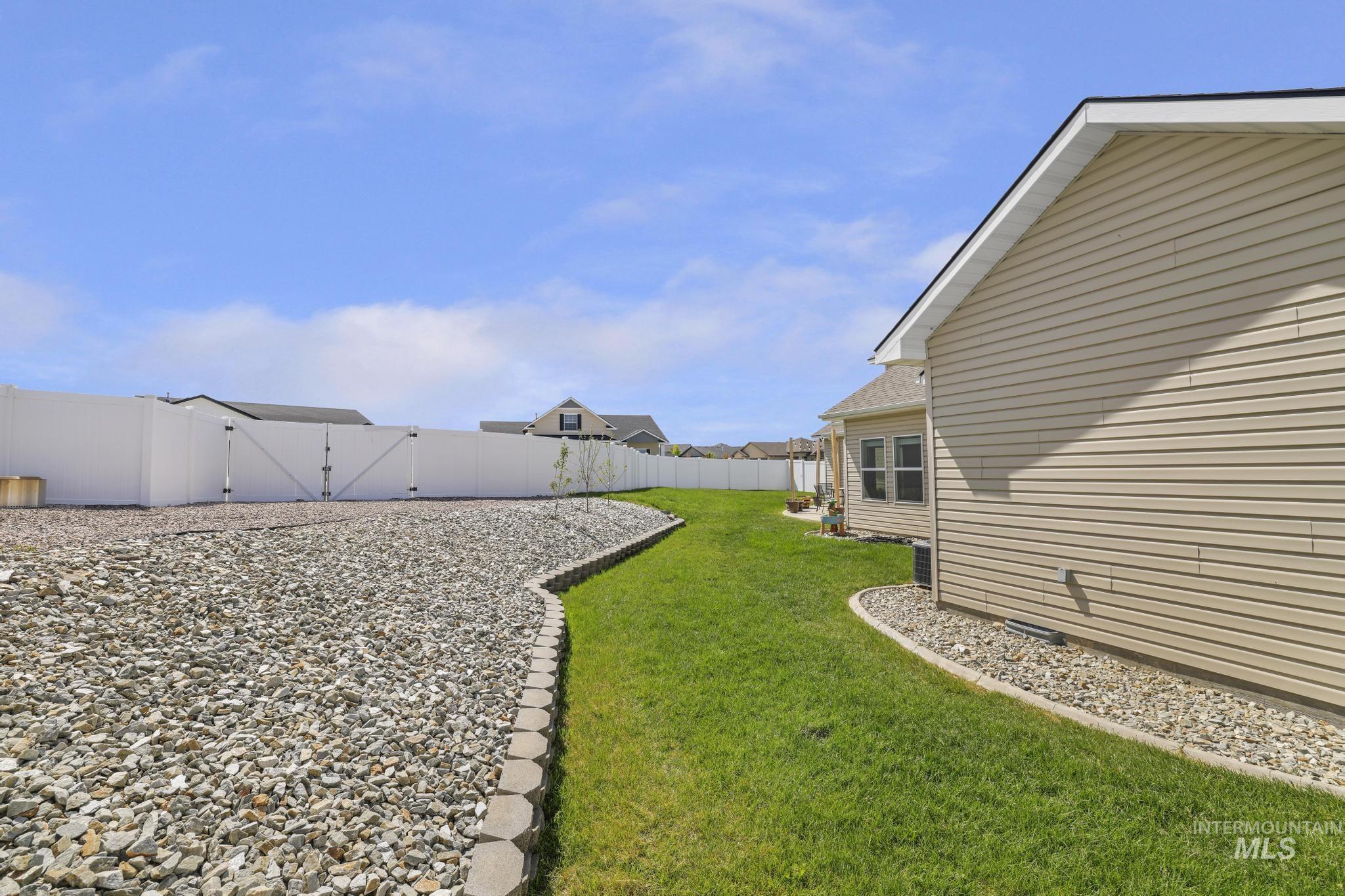 1040 Blueridge Dr, Kimberly, Idaho 83341-1828, 3 Bedrooms, 2.5 Bathrooms, Residential For Sale, Price $479,900, 98987461