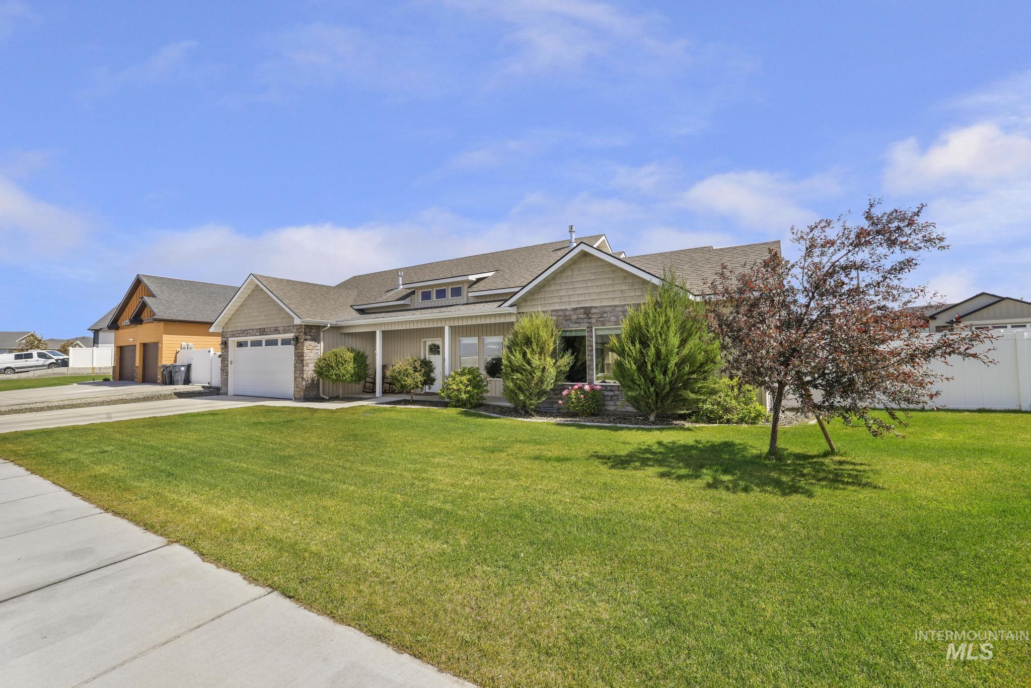 1040 Blueridge Dr, Kimberly, Idaho 83341-1828, 3 Bedrooms, 2.5 Bathrooms, Residential For Sale, Price $479,900, 98987461