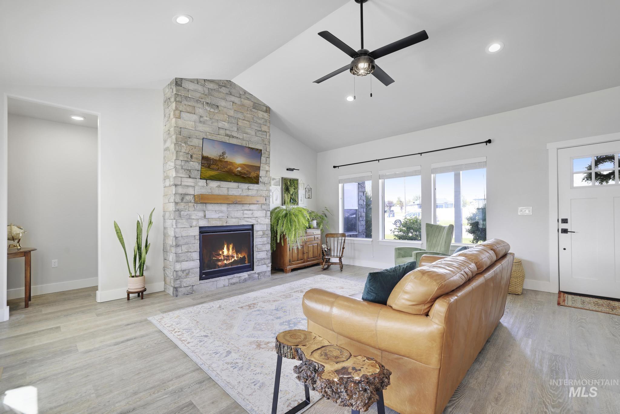 1040 Blueridge Dr, Kimberly, Idaho 83341-1828, 3 Bedrooms, 2.5 Bathrooms, Residential For Sale, Price $479,900, 98987461