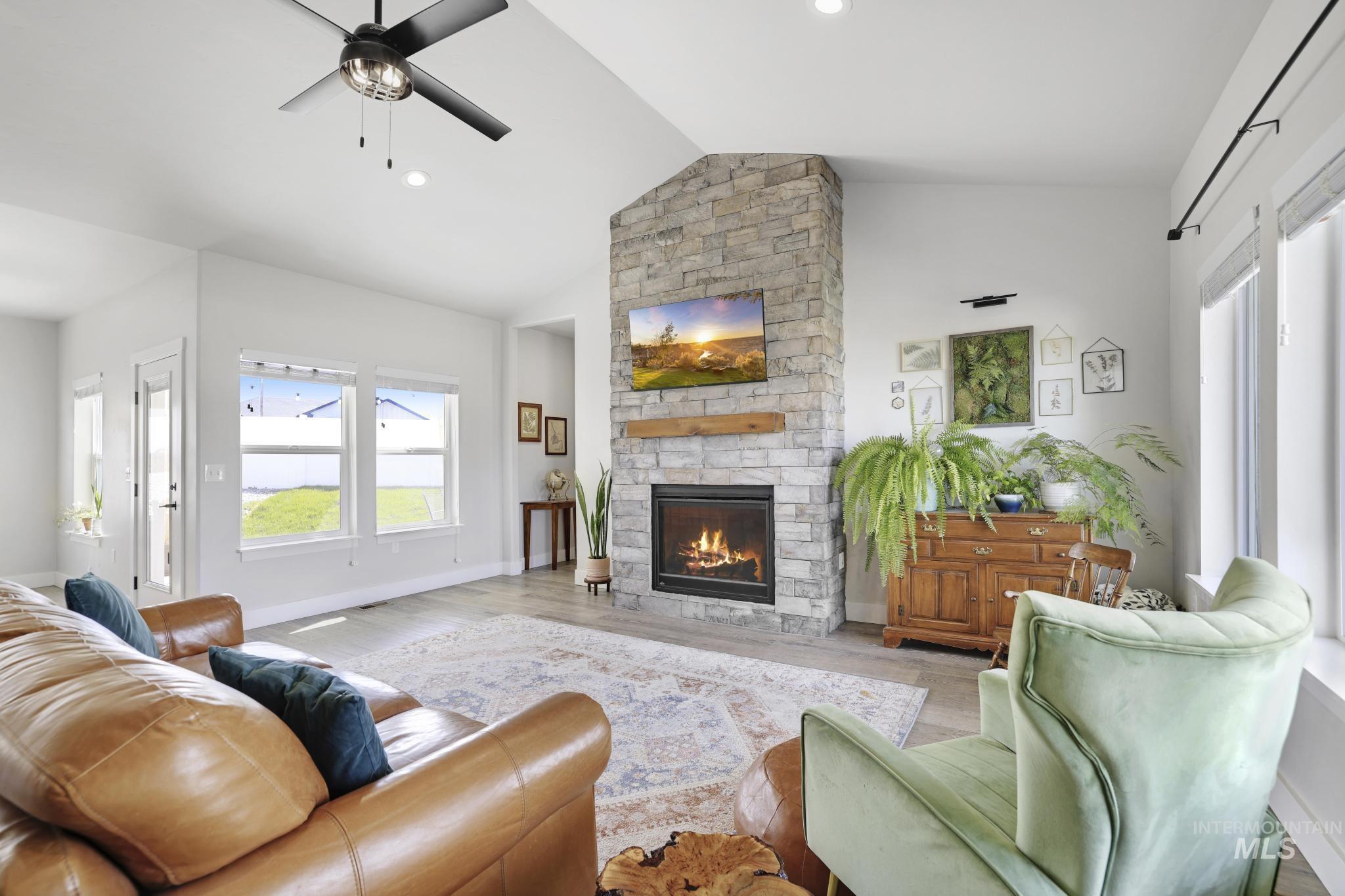 1040 Blueridge Dr, Kimberly, Idaho 83341-1828, 3 Bedrooms, 2.5 Bathrooms, Residential For Sale, Price $479,900, 98987461