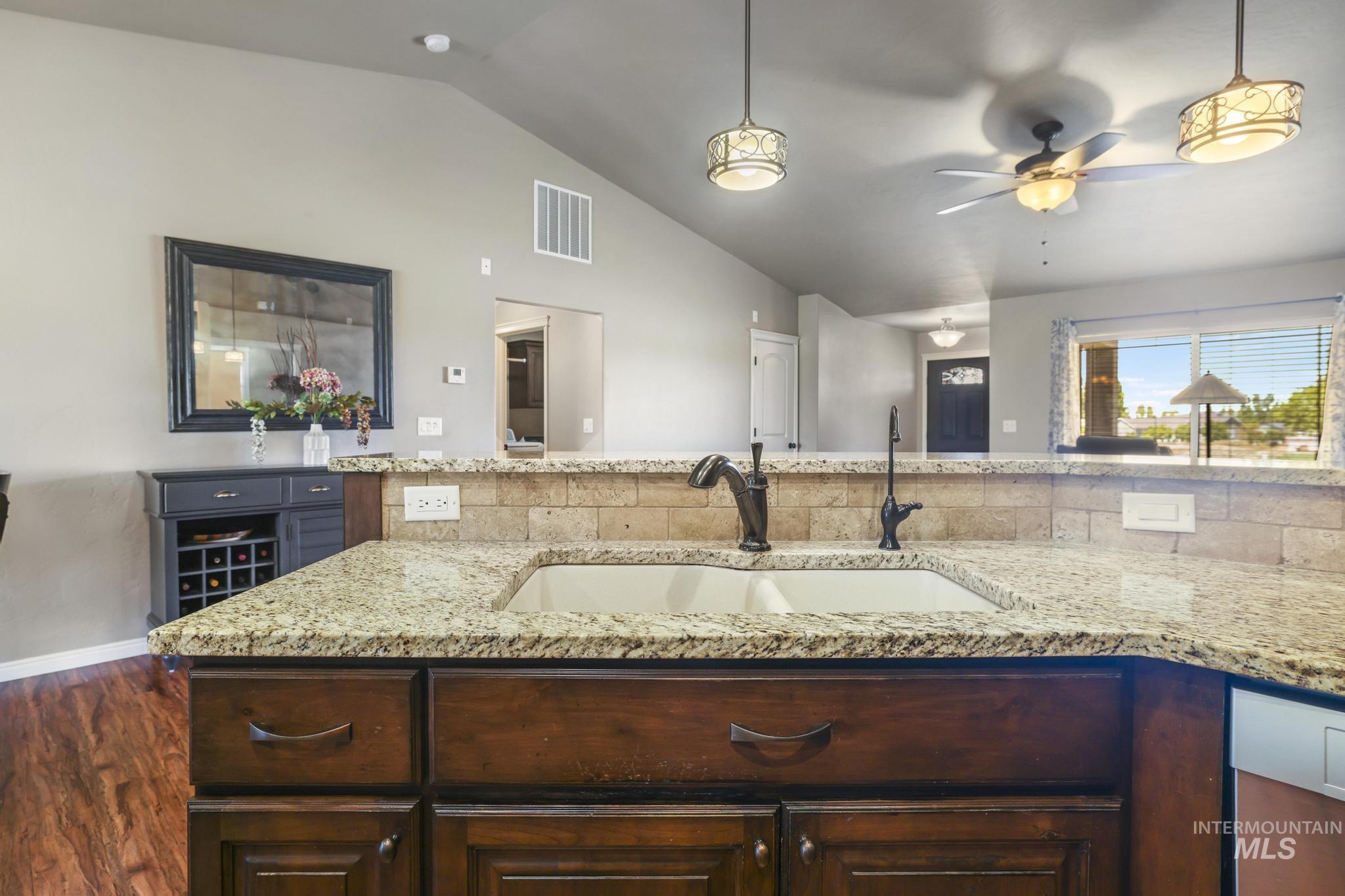 3623 E 3880 N, Kimberly, Idaho 83341, 4 Bedrooms, 2 Bathrooms, Residential For Sale, Price $580,000, 98987462