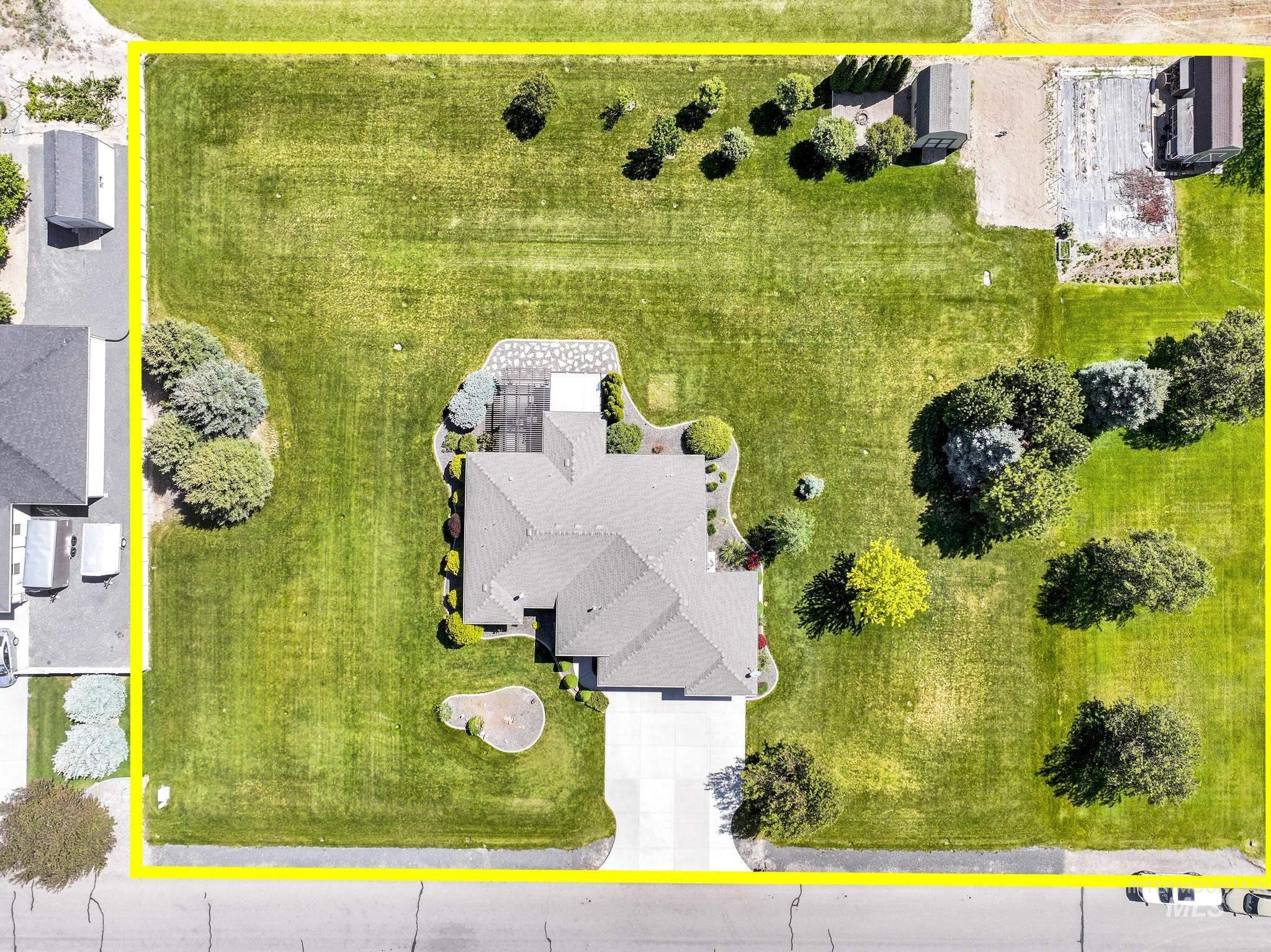 3623 E 3880 N, Kimberly, Idaho 83341, 4 Bedrooms, 2 Bathrooms, Residential For Sale, Price $580,000, 98987462