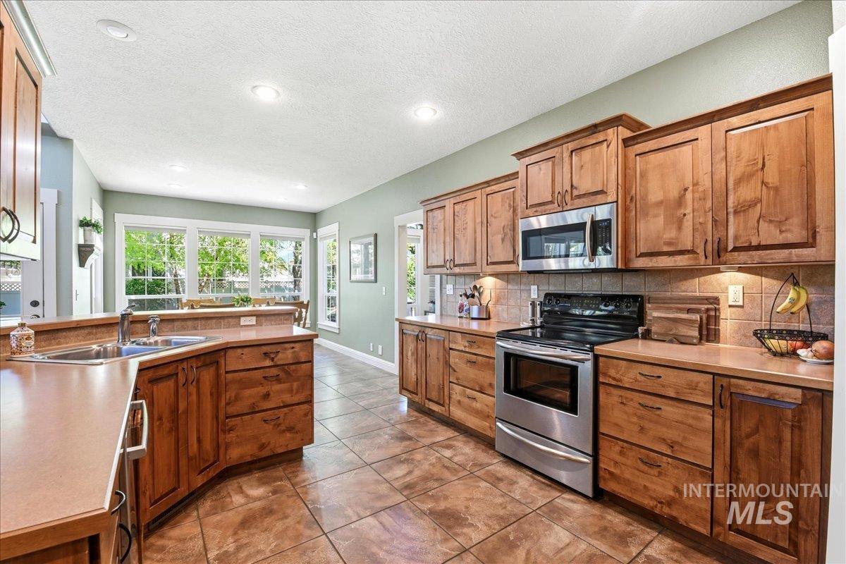 2884 W Torana, Meridian, Idaho 83646, 3 Bedrooms, 2.5 Bathrooms, Residential For Sale, Price $769,900, 98987467