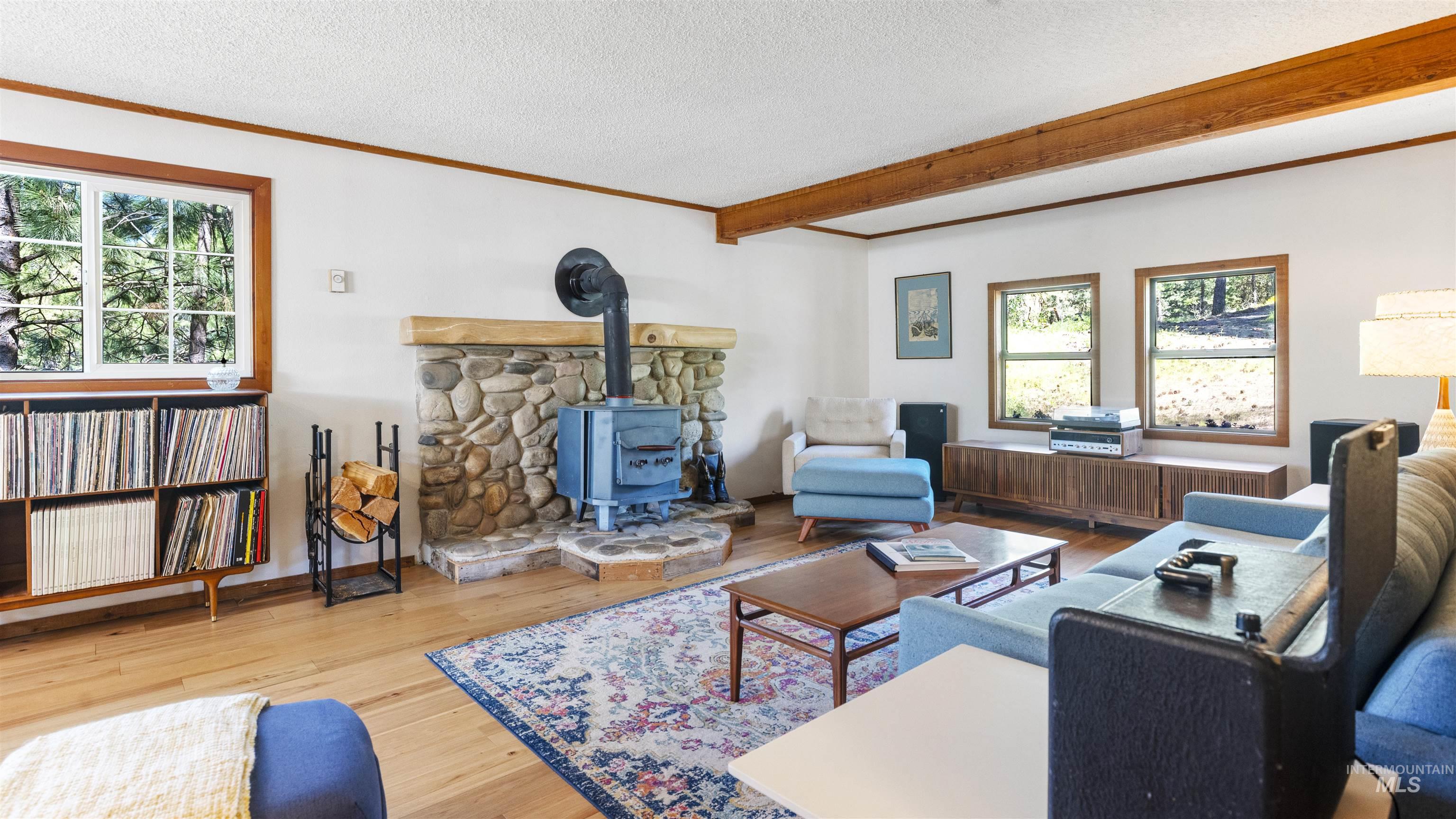 3 Laguna Place, Cascade, Idaho 83611, 2 Bedrooms, 1 Bathroom, Residential For Sale, Price $539,000,MLS 98987473