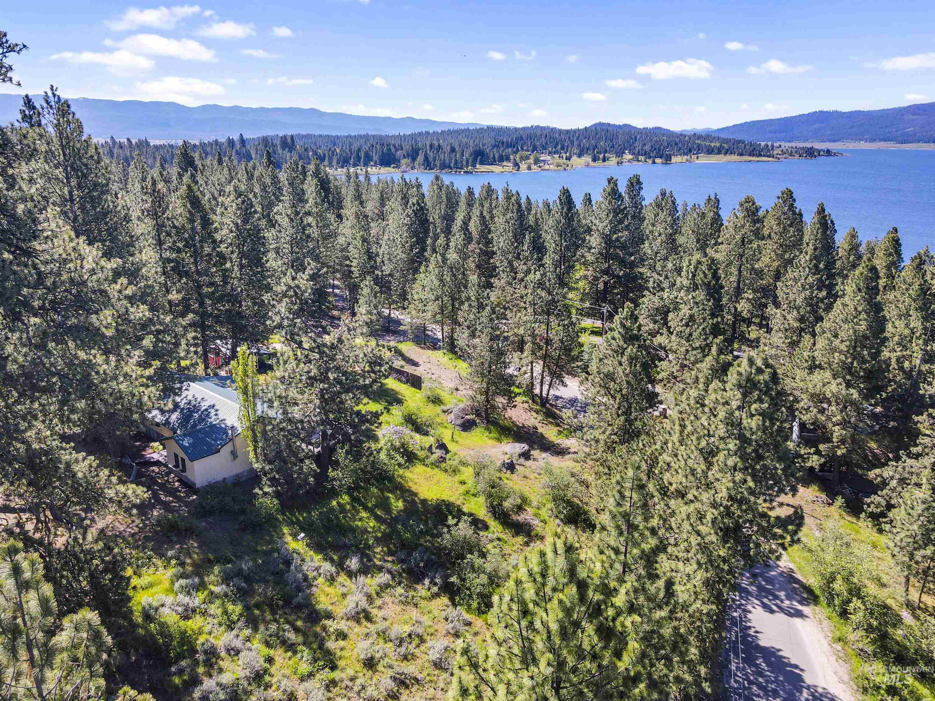 3 Laguna Place, Cascade, Idaho 83611, 2 Bedrooms, 1 Bathroom, Residential For Sale, Price $539,000,MLS 98987473