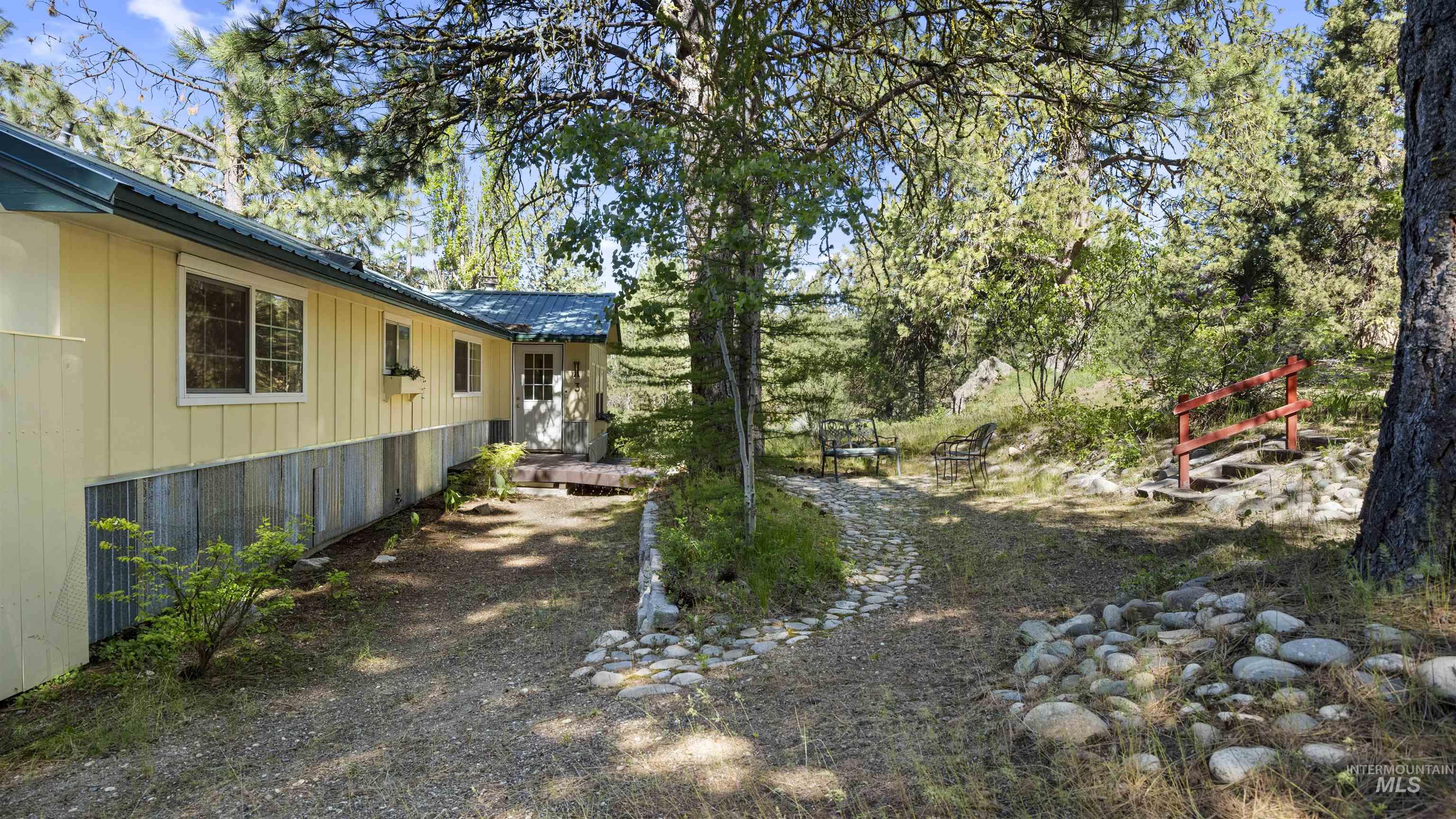 3 Laguna Place, Cascade, Idaho 83611, 2 Bedrooms, 1 Bathroom, Residential For Sale, Price $539,000,MLS 98987473