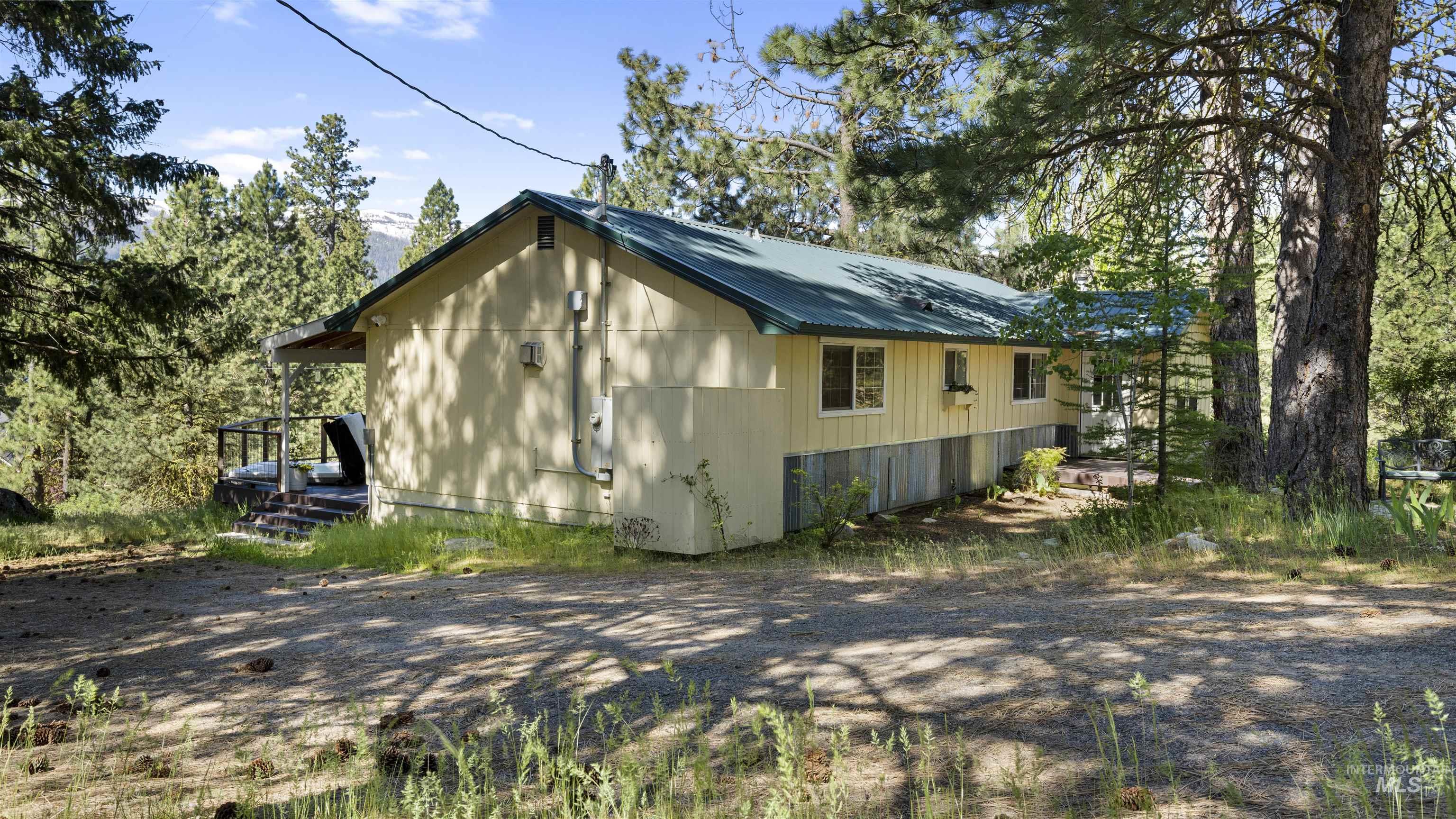 3 Laguna Place, Cascade, Idaho 83611, 2 Bedrooms, 1 Bathroom, Residential For Sale, Price $539,000,MLS 98987473