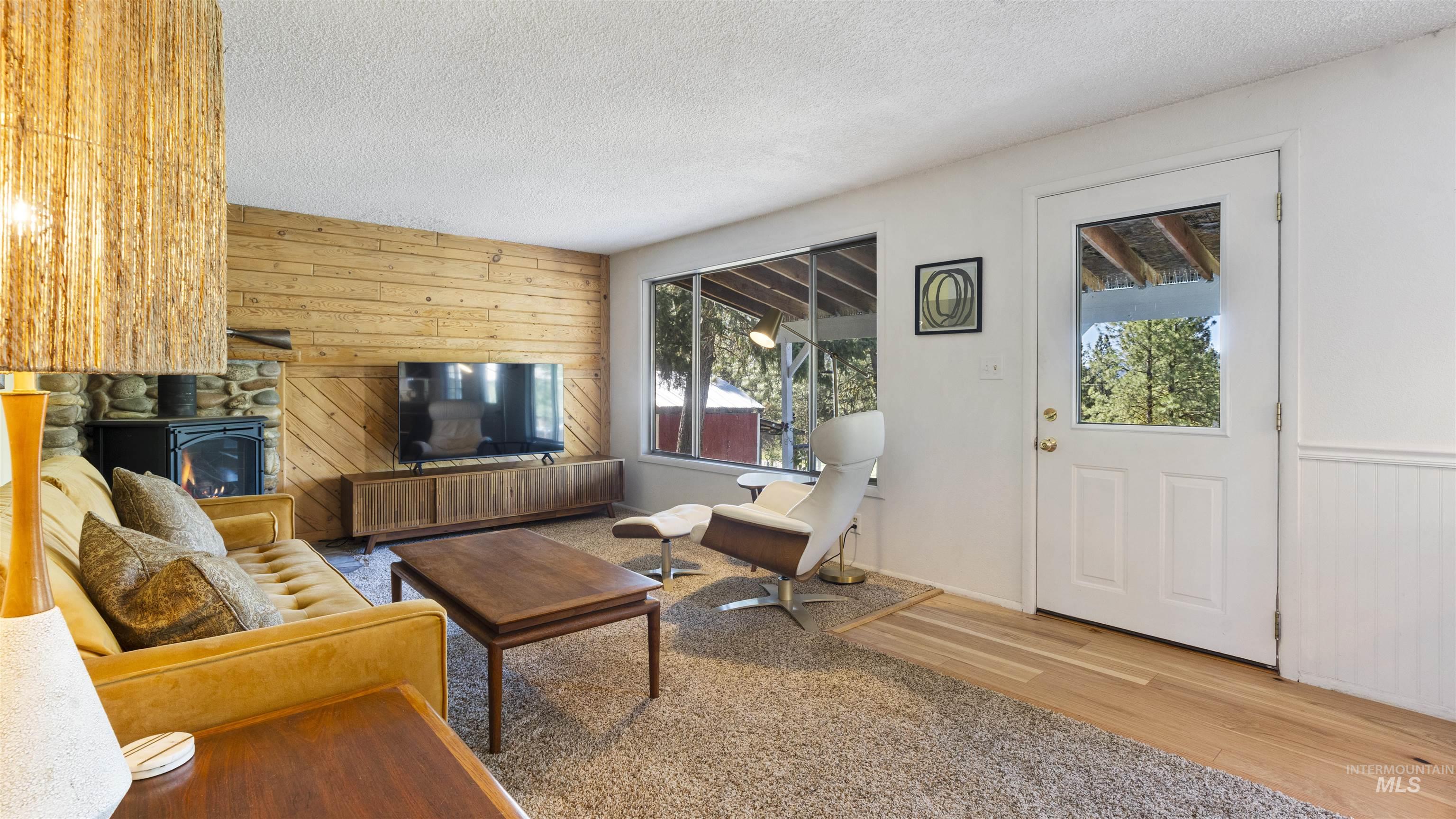 3 Laguna Place, Cascade, Idaho 83611, 2 Bedrooms, 1 Bathroom, Residential For Sale, Price $539,000,MLS 98987473
