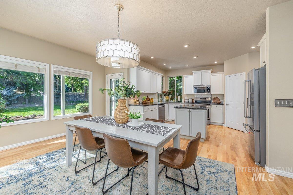 279 E Stonewater Ct, Eagle, Idaho 83616, 4 Bedrooms, 2.5 Bathrooms, Residential For Sale, Price $800,000,MLS 98987476