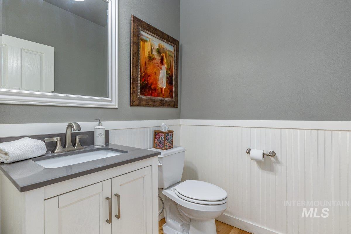 279 E Stonewater Ct, Eagle, Idaho 83616, 4 Bedrooms, 2.5 Bathrooms, Residential For Sale, Price $800,000,MLS 98987476