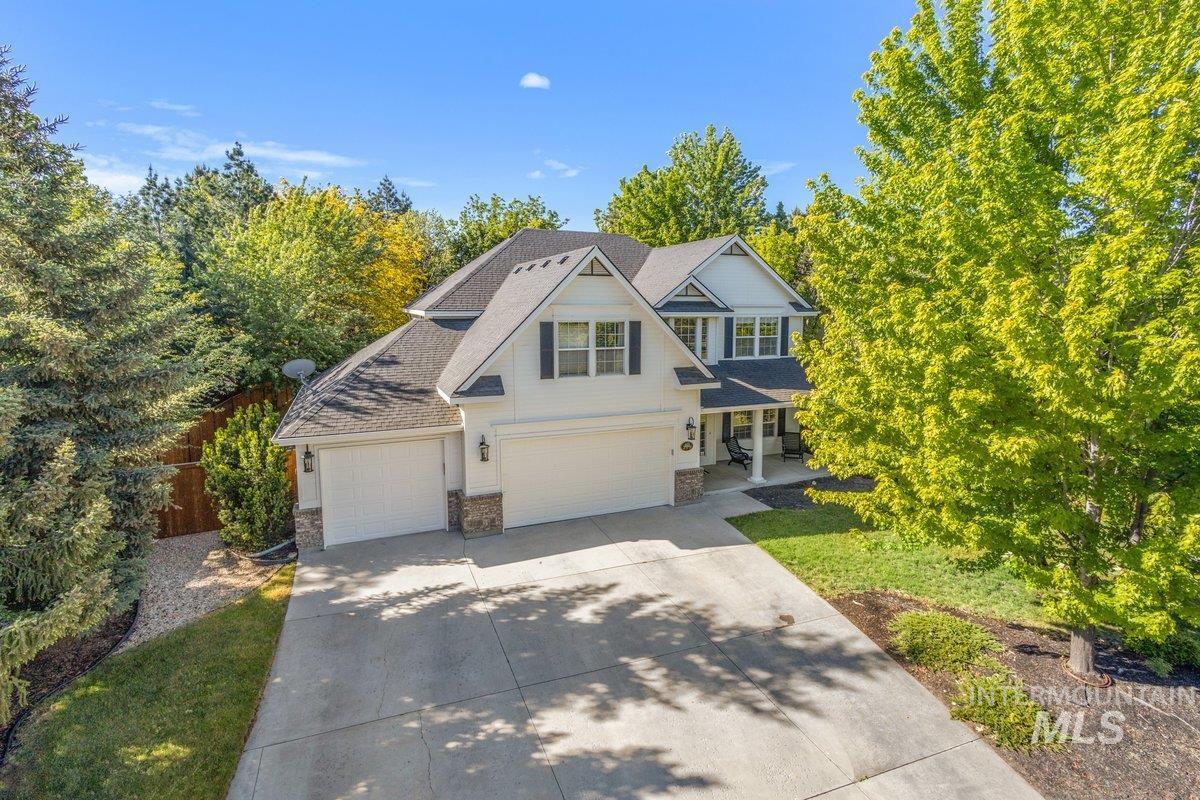 279 E Stonewater Ct, Eagle, Idaho 83616, 4 Bedrooms, 2.5 Bathrooms, Residential For Sale, Price $800,000,MLS 98987476