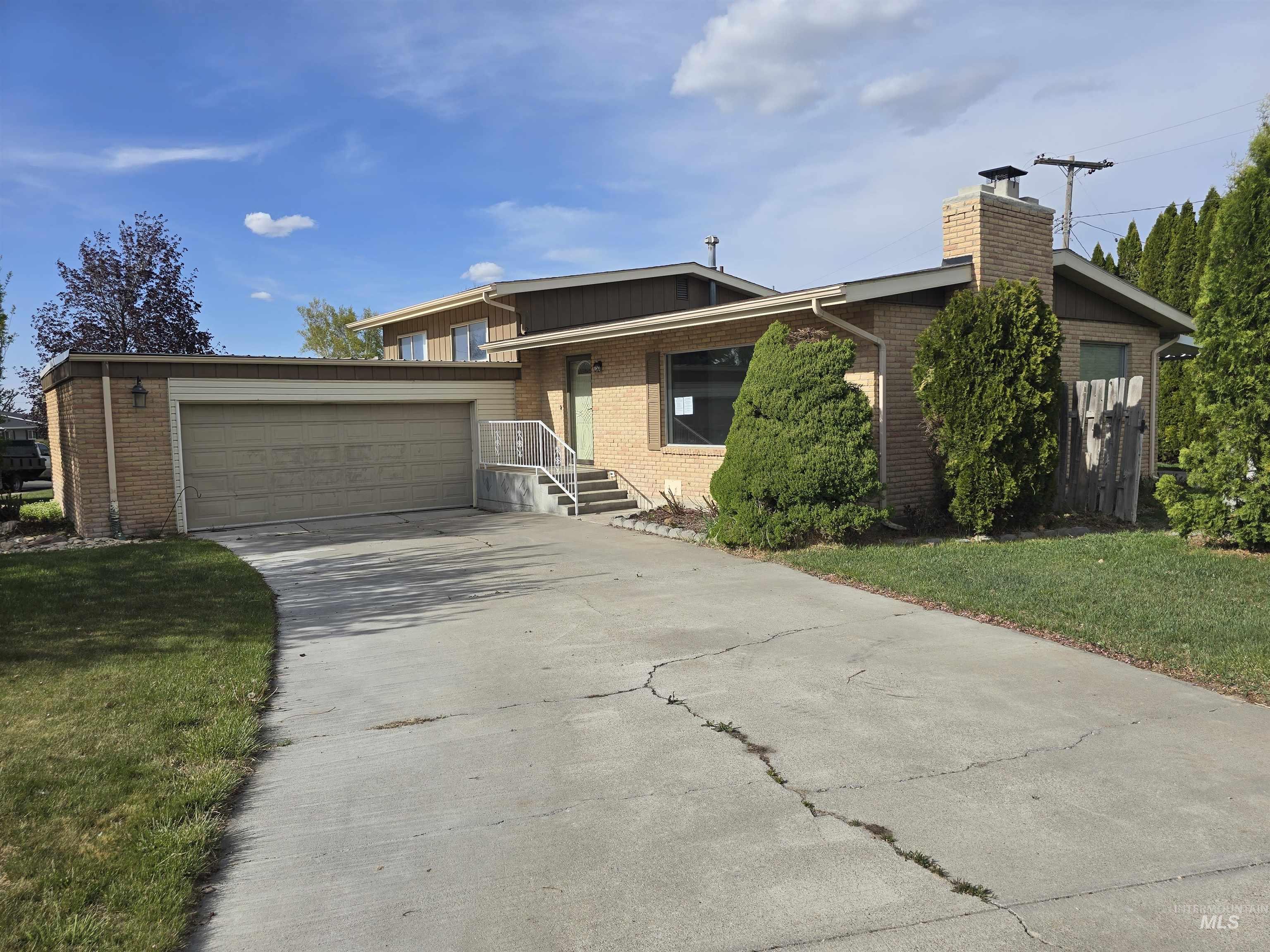 2863 Berkeley Dr., Burley, Idaho 83318, 3 Bedrooms, 2 Bathrooms, Residential For Sale, Price $340,000, 98987481