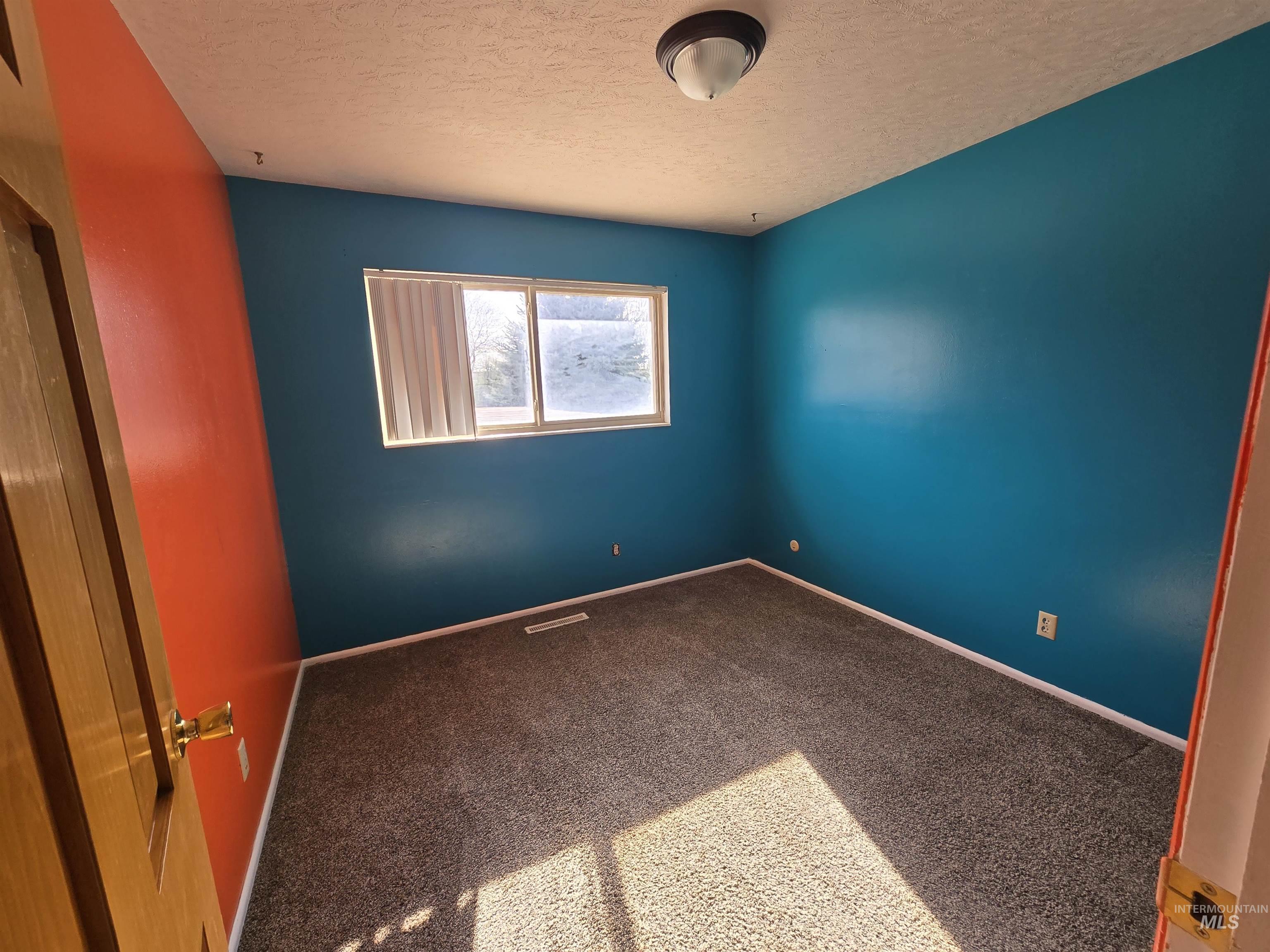 2863 Berkeley Dr., Burley, Idaho 83318, 3 Bedrooms, 2 Bathrooms, Residential For Sale, Price $340,000, 98987481