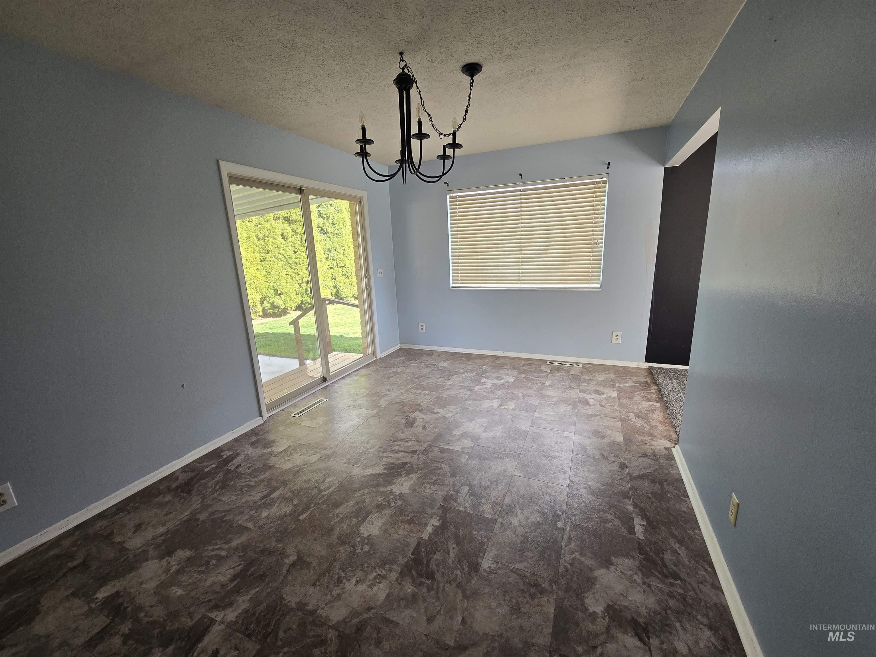2863 Berkeley Dr., Burley, Idaho 83318, 3 Bedrooms, 2 Bathrooms, Residential For Sale, Price $340,000, 98987481