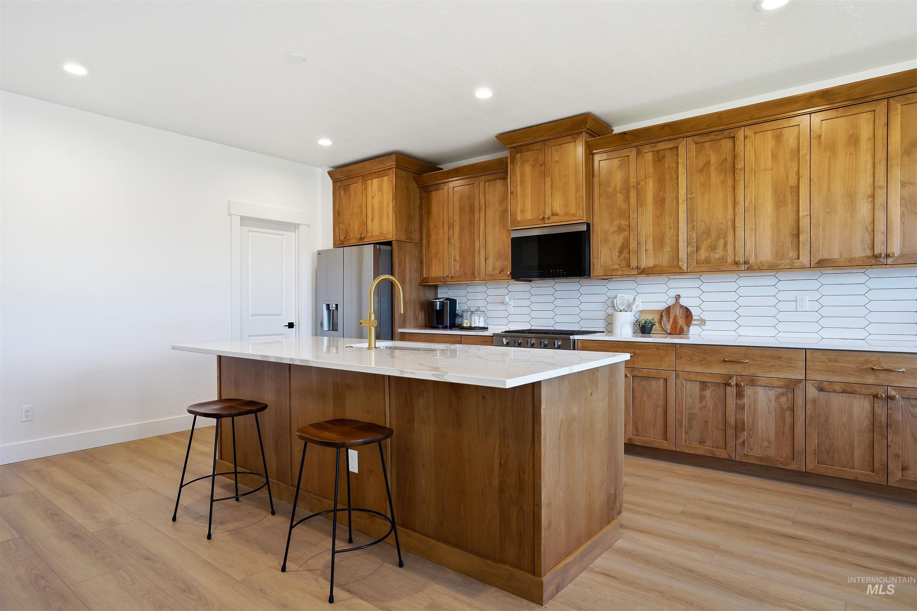 5528 N Lornwood Ave, Meridian, Idaho 83646, 3 Bedrooms, 2 Bathrooms, Residential For Sale, Price $534,000, 98987482