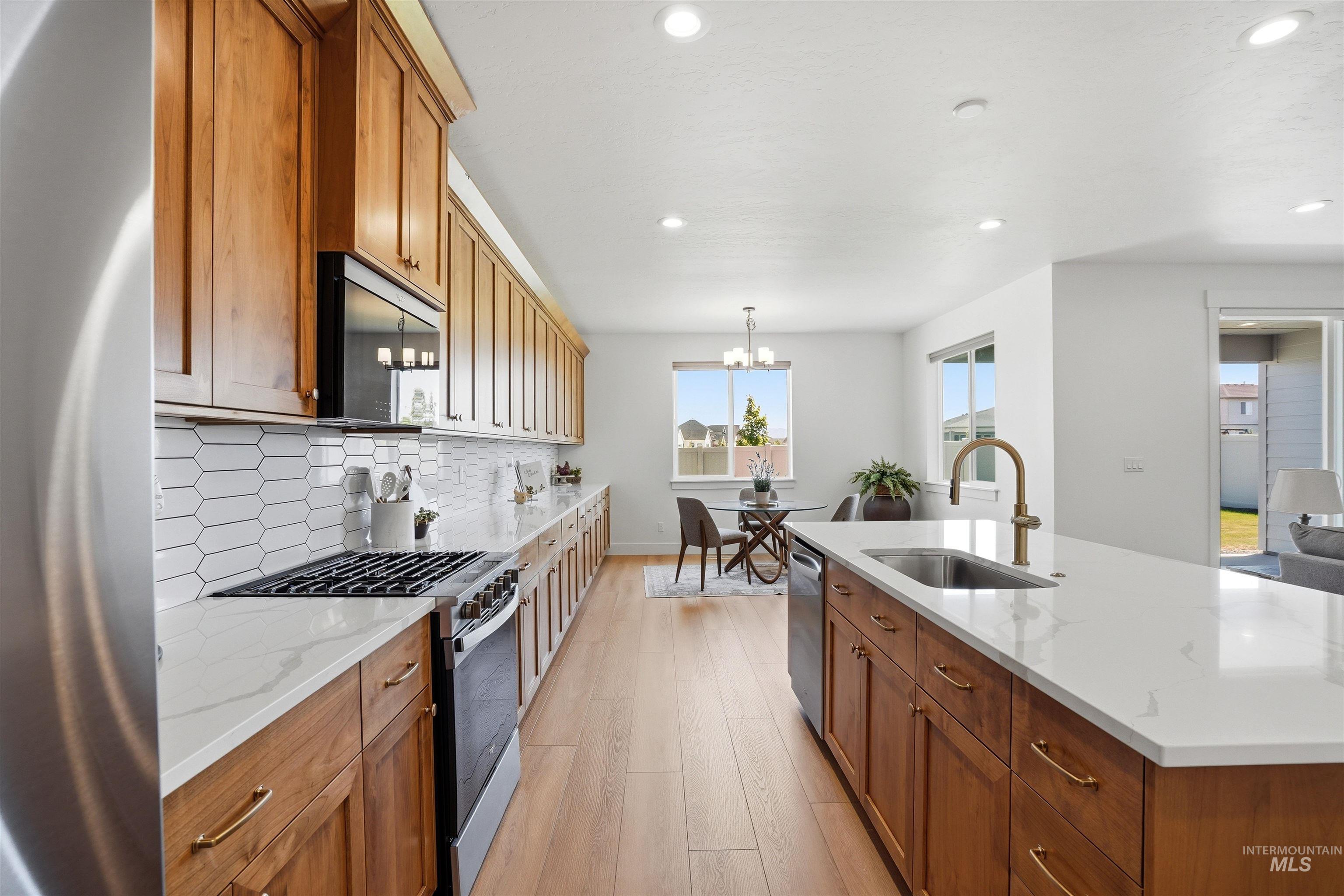 5528 N Lornwood Ave, Meridian, Idaho 83646, 3 Bedrooms, 2 Bathrooms, Residential For Sale, Price $534,000, 98987482