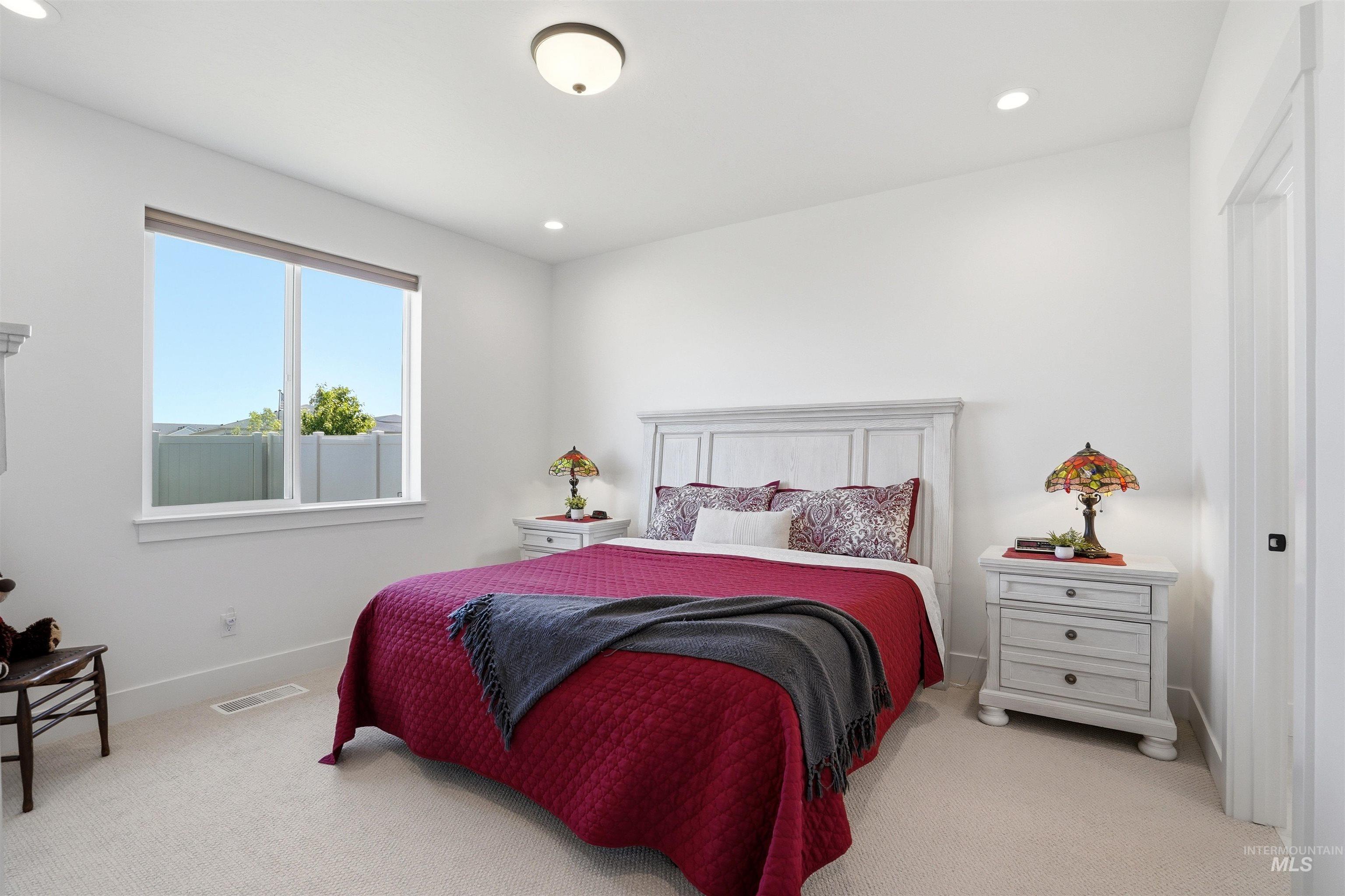 5528 N Lornwood Ave, Meridian, Idaho 83646, 3 Bedrooms, 2 Bathrooms, Residential For Sale, Price $534,000, 98987482