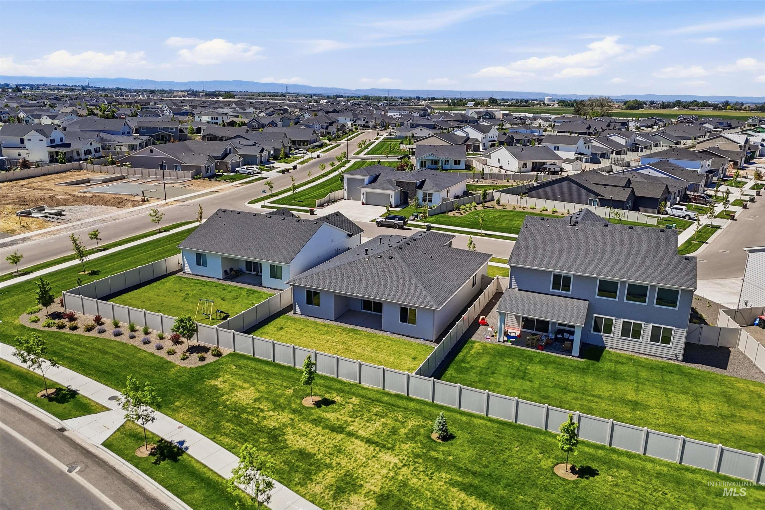 5528 N Lornwood Ave, Meridian, Idaho 83646, 3 Bedrooms, 2 Bathrooms, Residential For Sale, Price $534,000, 98987482