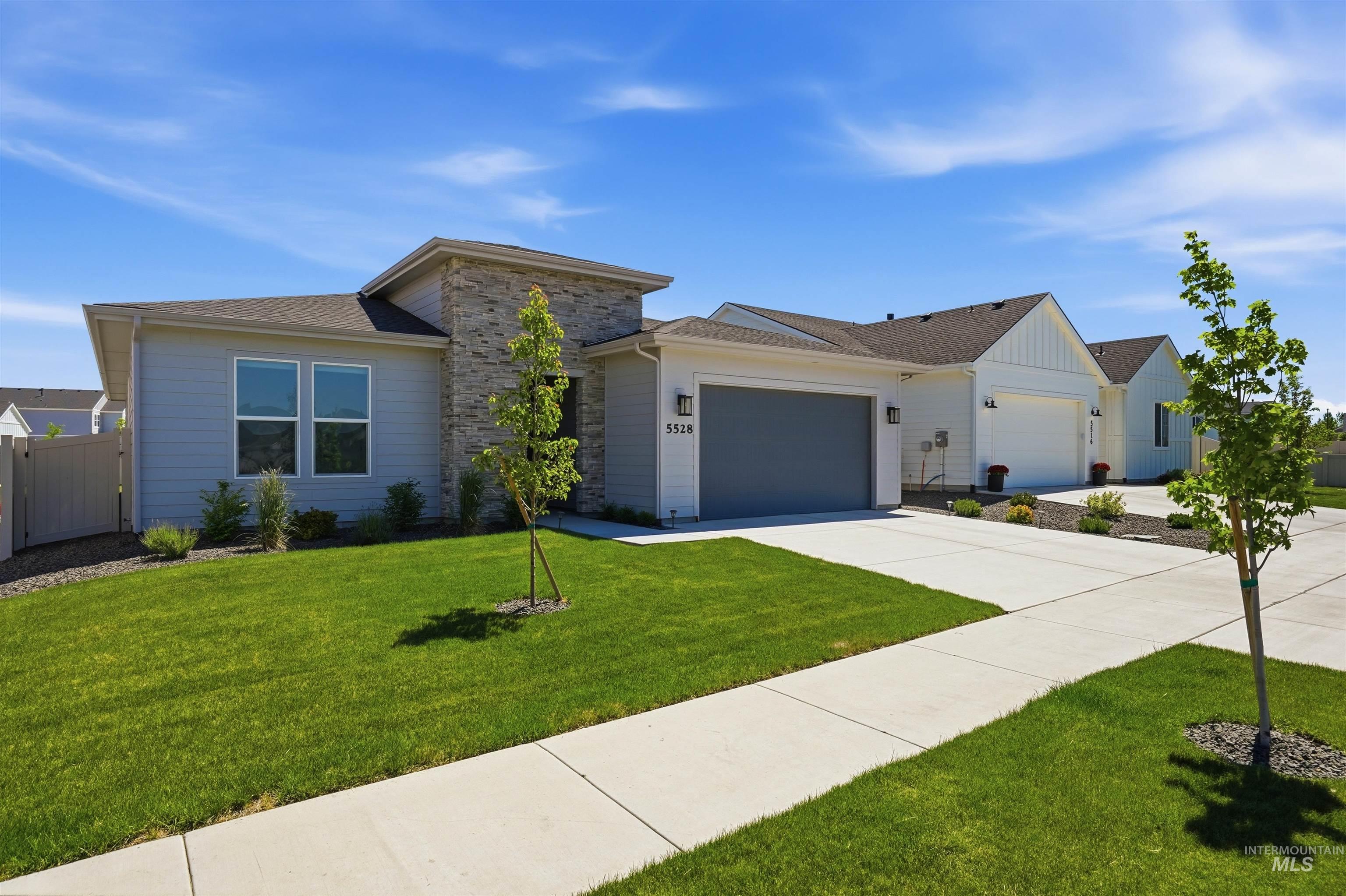 5528 N Lornwood Ave, Meridian, Idaho 83646, 3 Bedrooms, 2 Bathrooms, Residential For Sale, Price $534,000, 98987482