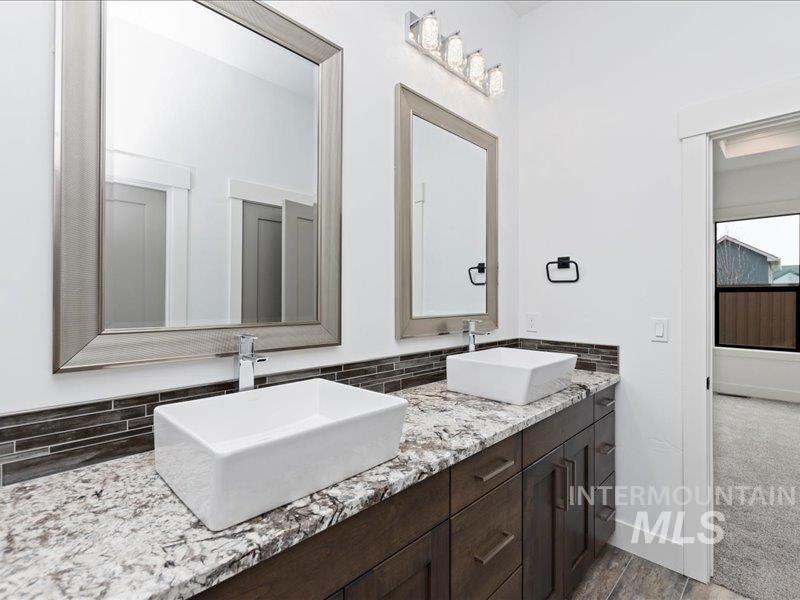 6790 Willowside, Meridian, Idaho 83646, 3 Bedrooms, 3.5 Bathrooms, Residential For Sale, Price $799,000, 98987483