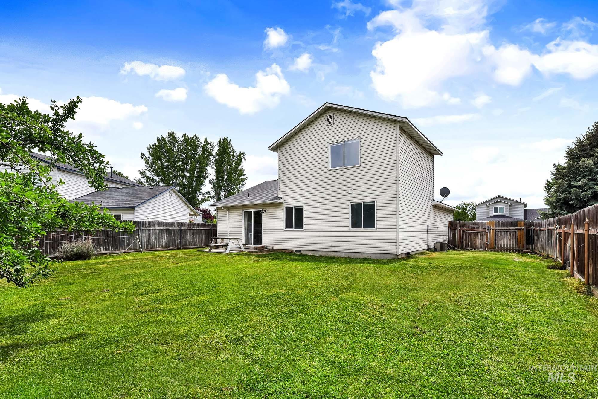335 N Coppertree Dr., Nampa, Idaho 83686, 3 Bedrooms, 2 Bathrooms, Residential For Sale, Price $340,000, 98987485