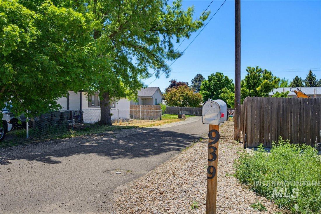 939 W Owyhee St, Kuna, Idaho 83634-2205, 2 Bedrooms, 1 Bathroom, Residential For Sale, Price $309,900, 98987488