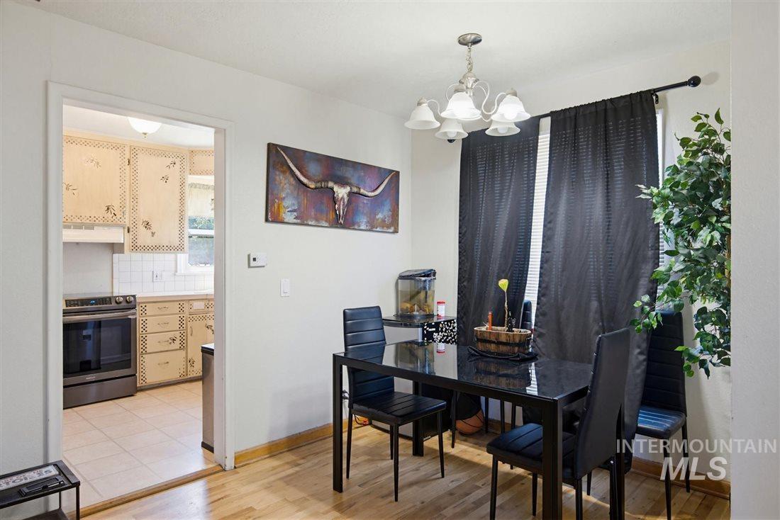 939 W Owyhee St, Kuna, Idaho 83634, 2 Bedrooms, 1 Bathroom, Residential For Sale, Price $299,999,MLS 98987488