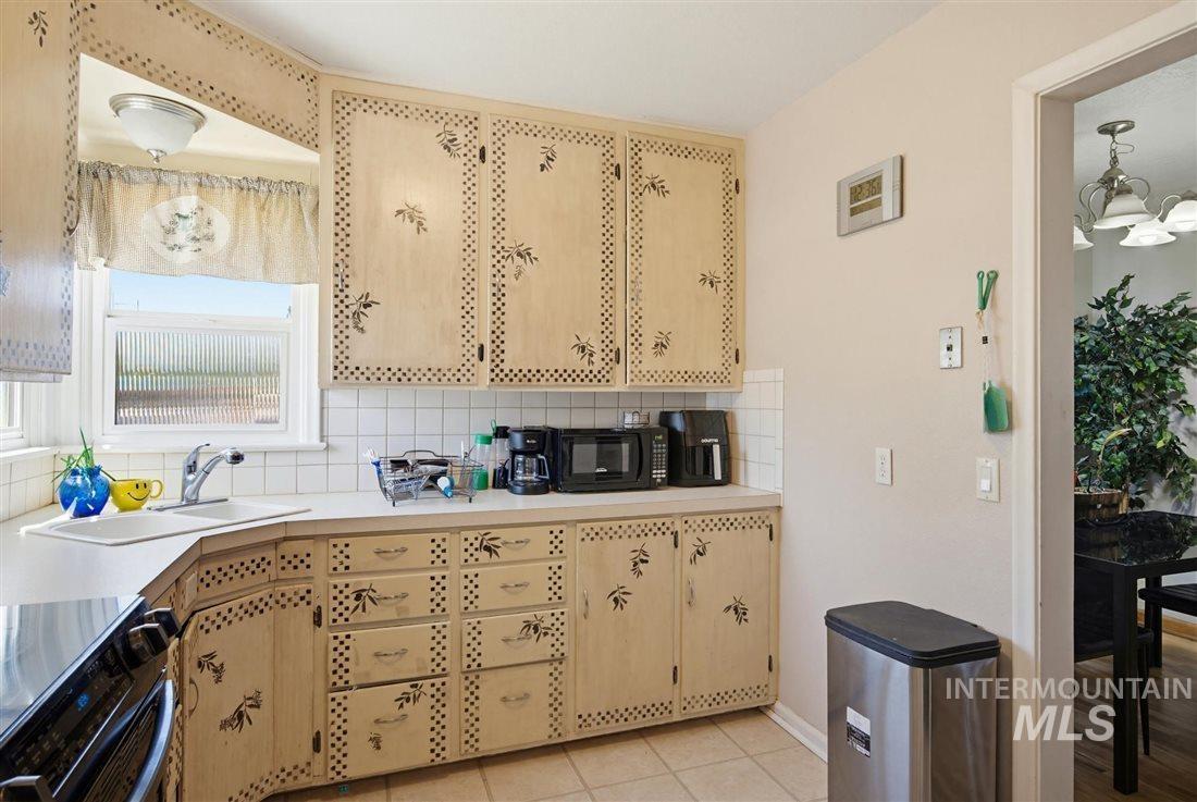 939 W Owyhee St, Kuna, Idaho 83634, 2 Bedrooms, 1 Bathroom, Residential For Sale, Price $299,999,MLS 98987488