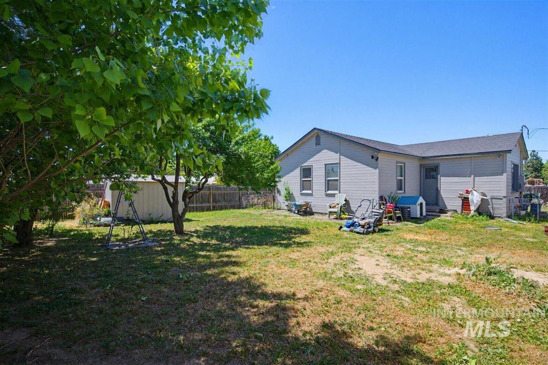 939 W Owyhee St, Kuna, Idaho 83634, 2 Bedrooms, 1 Bathroom, Residential For Sale, Price $299,999,MLS 98987488