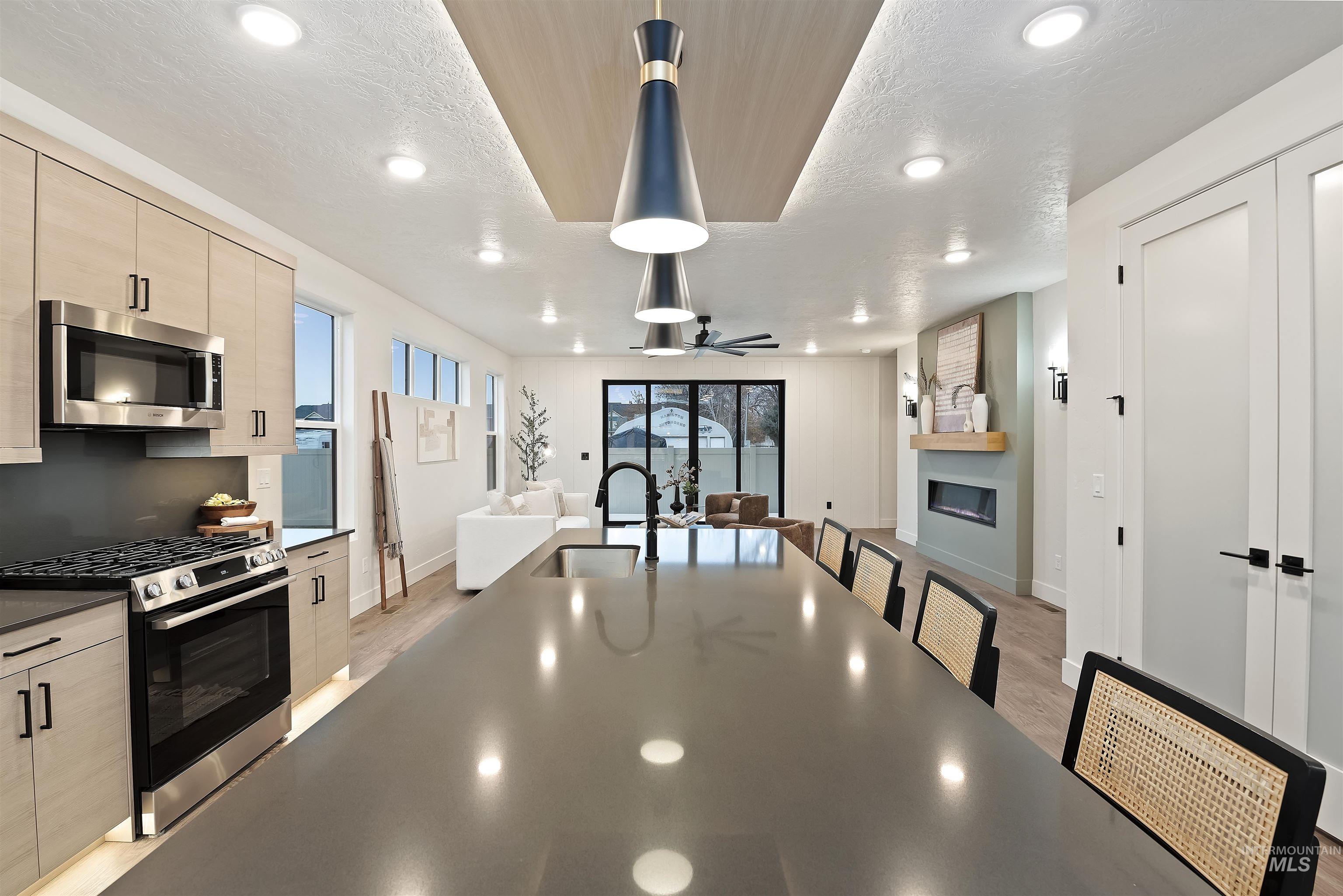 60 N Feather Reed Ave., Meridian, Idaho 83642, 4 Bedrooms, 2.5 Bathrooms, Residential For Sale, Price $575,000, 98987491