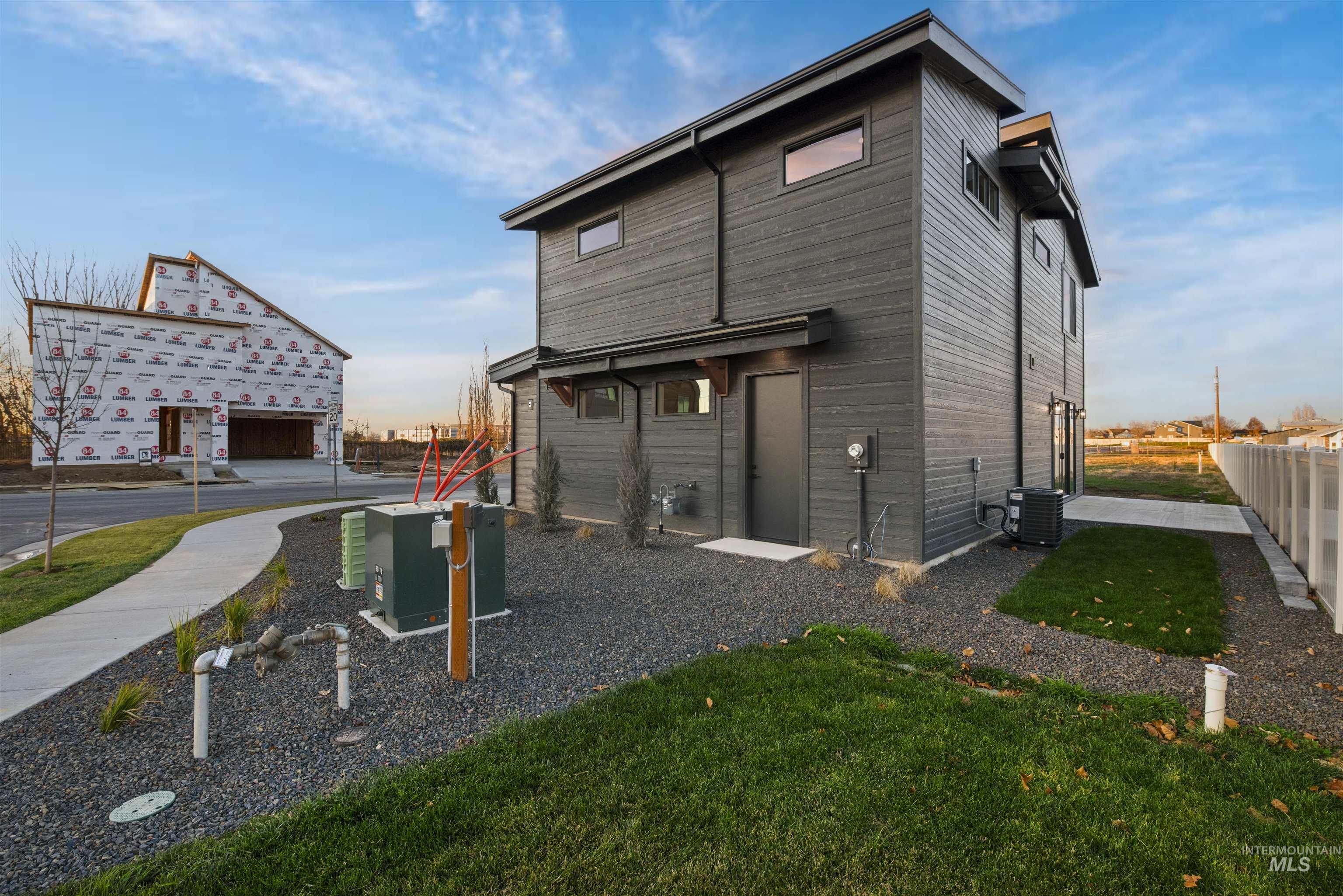60 N Feather Reed Ave., Meridian, Idaho 83642, 4 Bedrooms, 2.5 Bathrooms, Residential For Sale, Price $575,000, 98987491